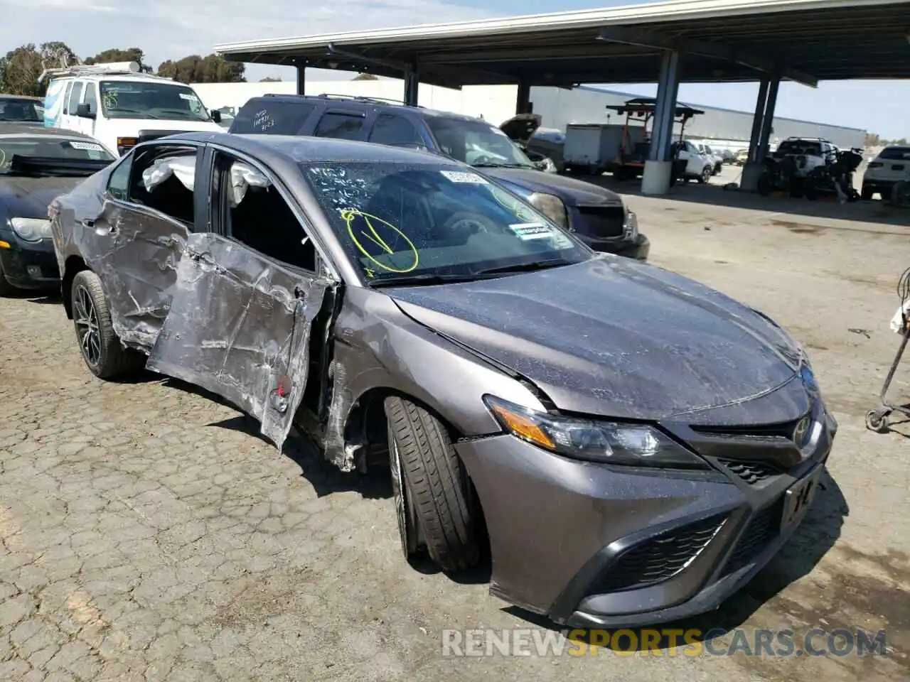 1 Photograph of a damaged car 4T1G11AK6MU609766 TOYOTA CAMRY 2021