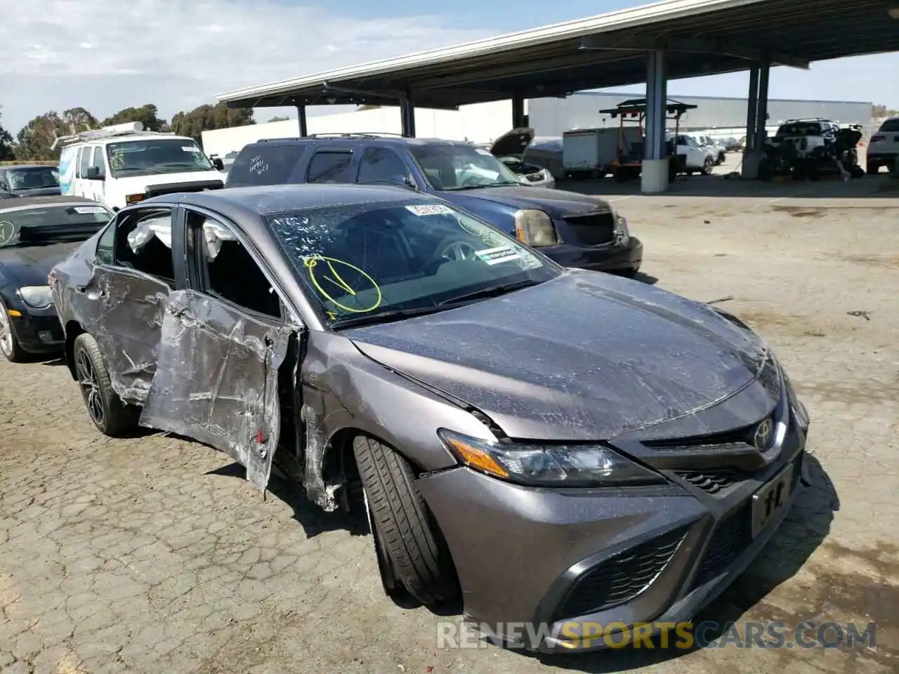 9 Photograph of a damaged car 4T1G11AK6MU609766 TOYOTA CAMRY 2021