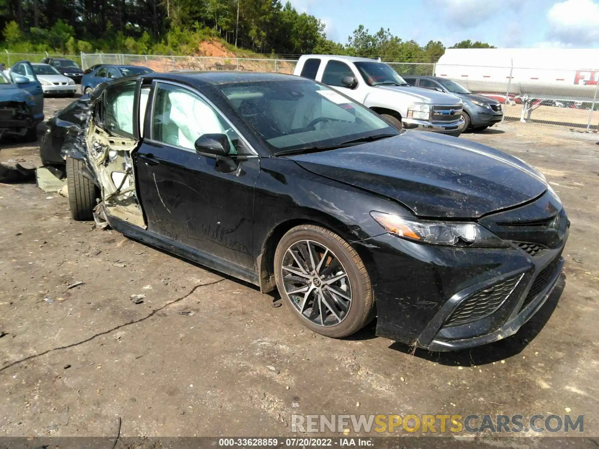 1 Photograph of a damaged car 4T1G11AK6MU614644 TOYOTA CAMRY 2021