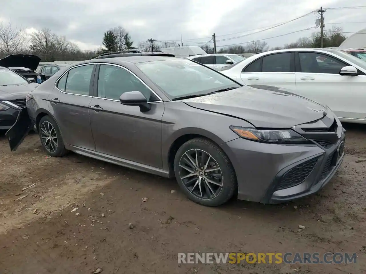 4 Photograph of a damaged car 4T1G11AK6MU616250 TOYOTA CAMRY 2021