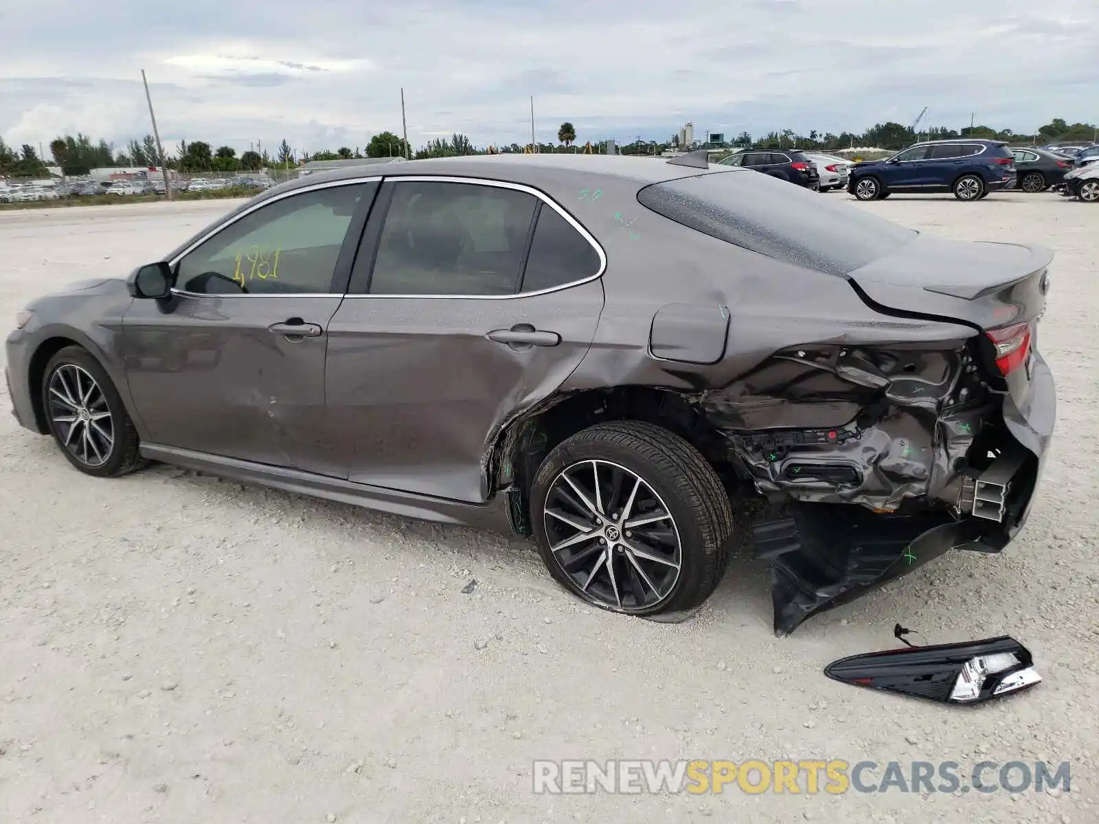 9 Photograph of a damaged car 4T1G11AK7MU404571 TOYOTA CAMRY 2021