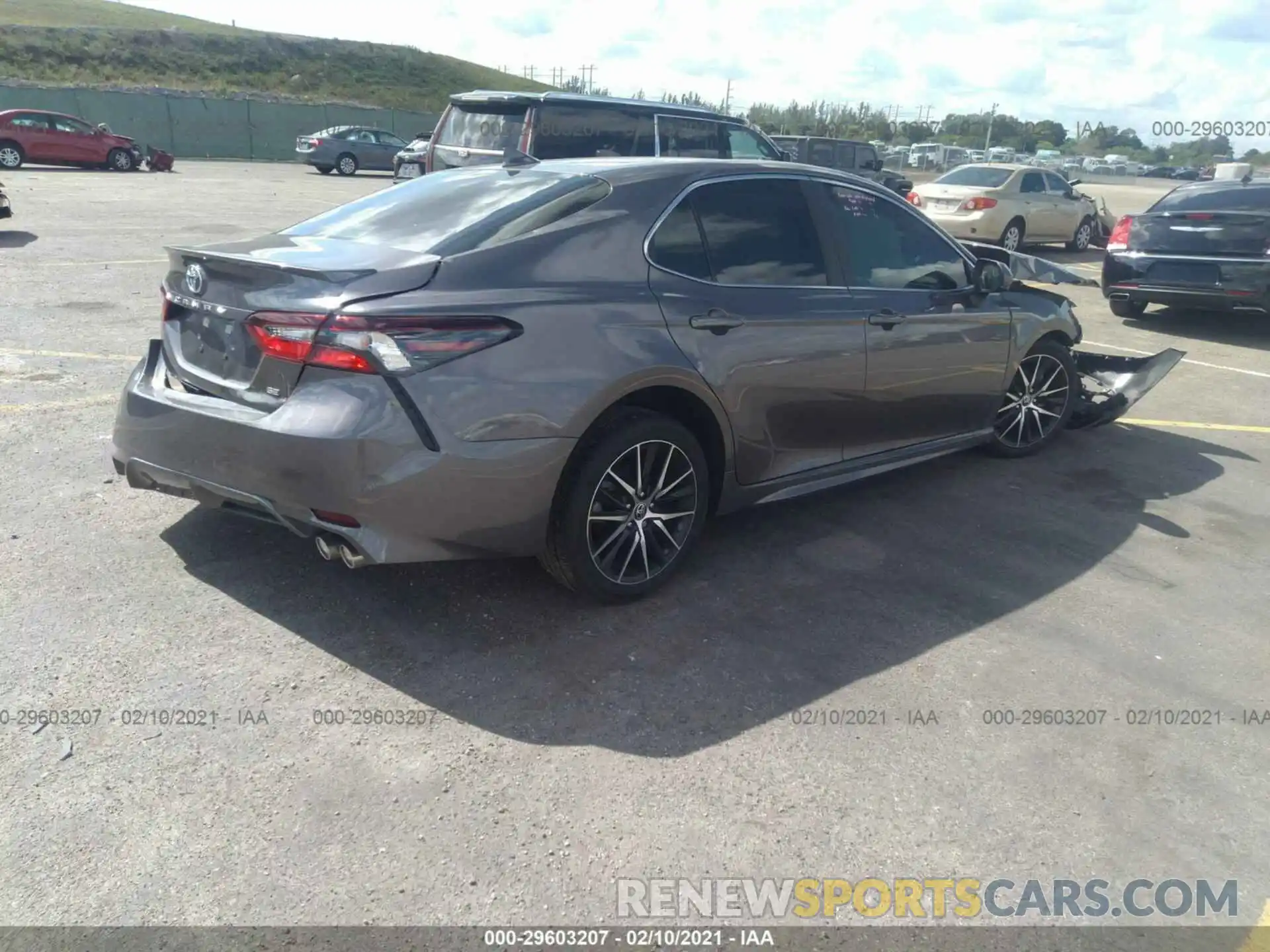 4 Photograph of a damaged car 4T1G11AK7MU405512 TOYOTA CAMRY 2021