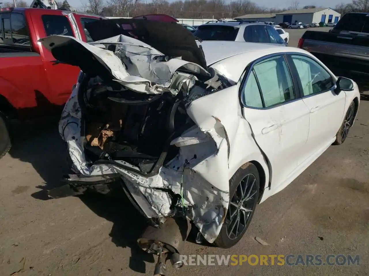 4 Photograph of a damaged car 4T1G11AK7MU411732 TOYOTA CAMRY 2021