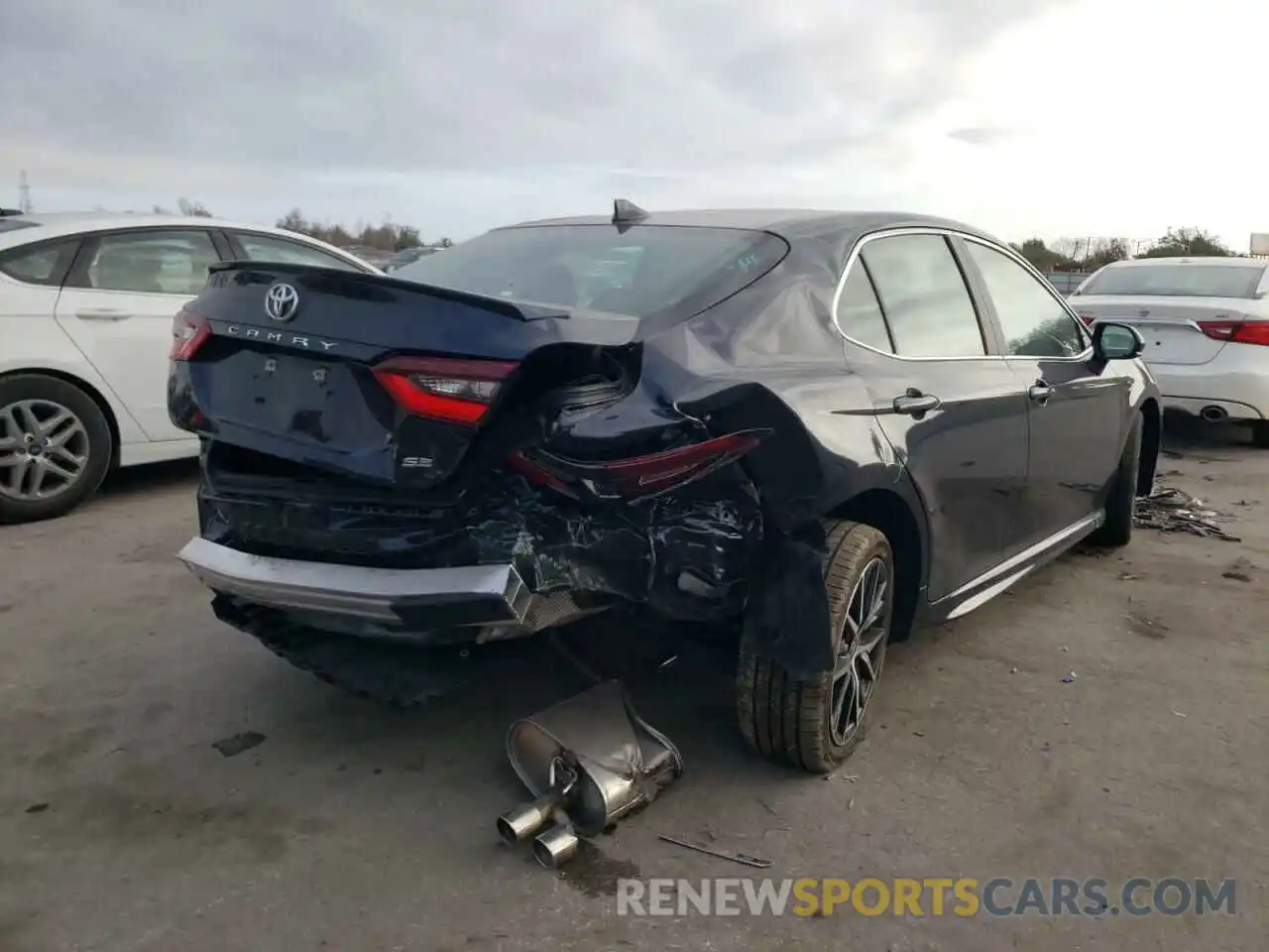 4 Photograph of a damaged car 4T1G11AK7MU432743 TOYOTA CAMRY 2021