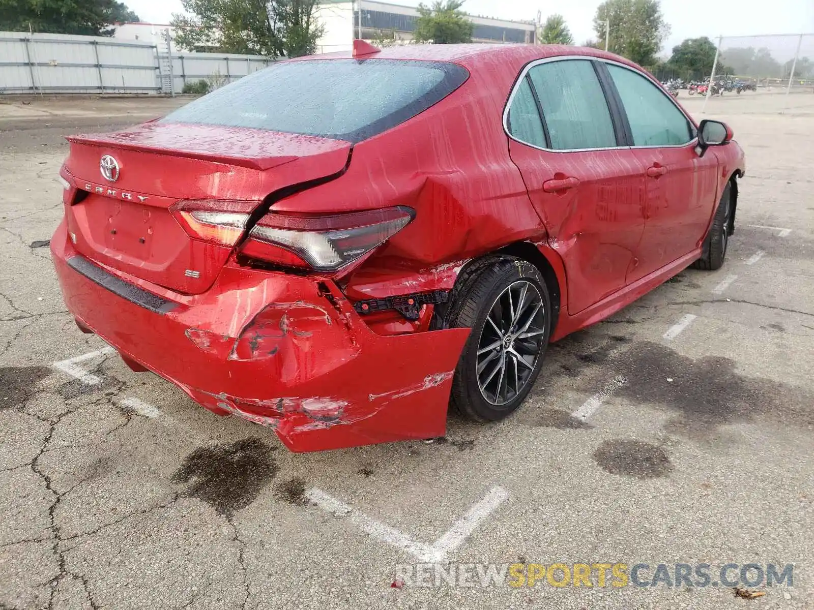 4 Photograph of a damaged car 4T1G11AK7MU450868 TOYOTA CAMRY 2021