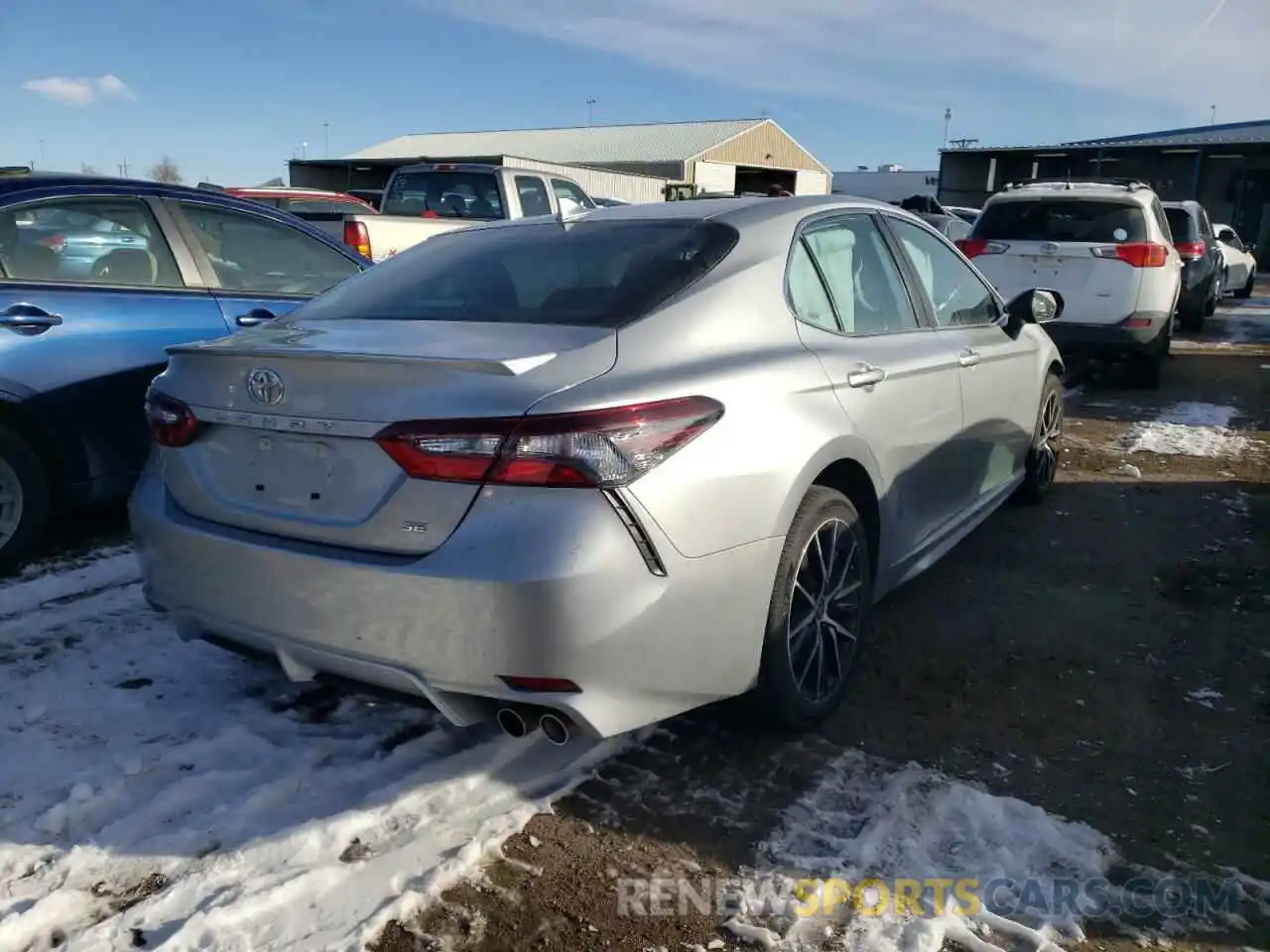 4 Photograph of a damaged car 4T1G11AK7MU472594 TOYOTA CAMRY 2021