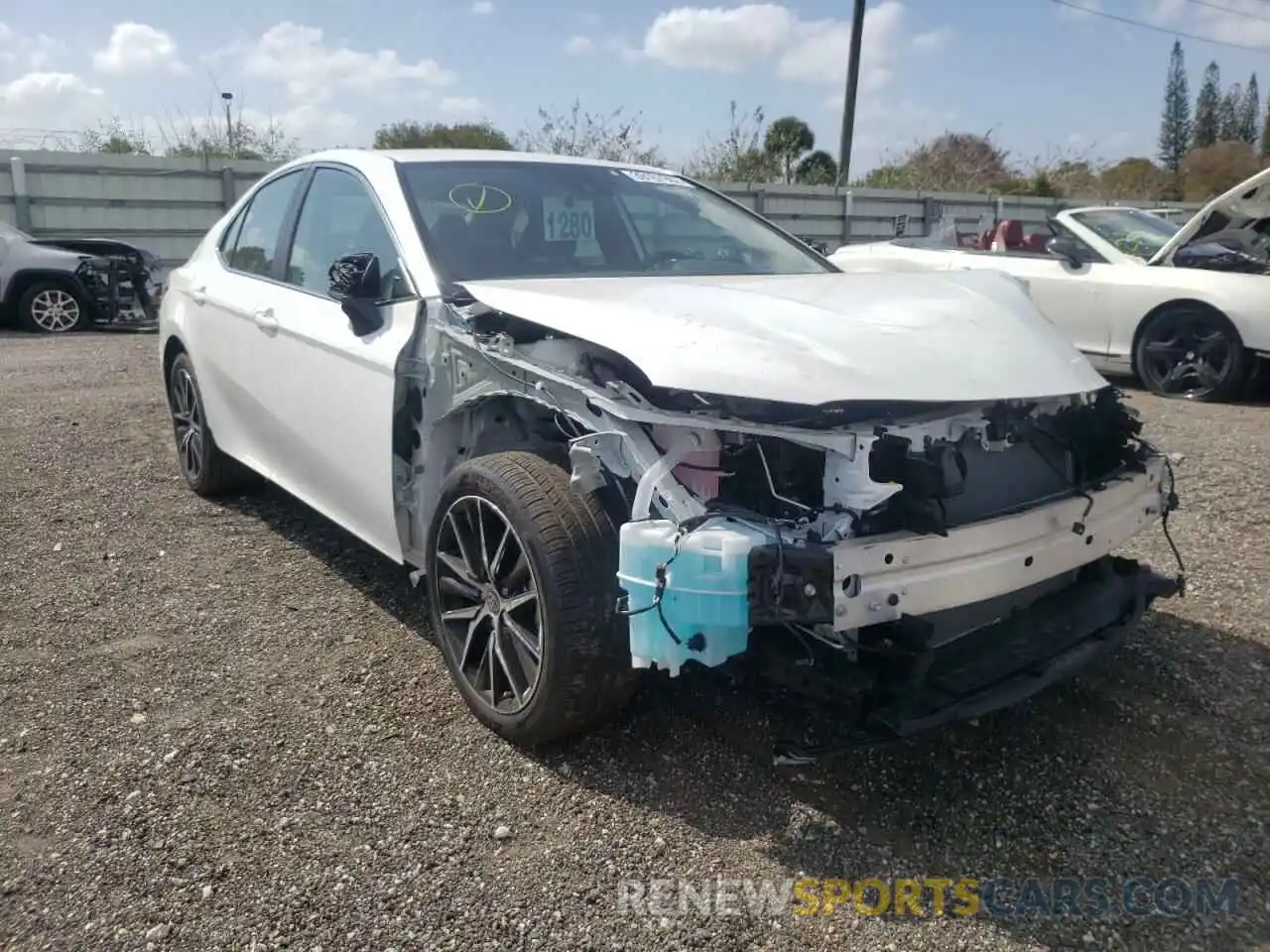 1 Photograph of a damaged car 4T1G11AK7MU475009 TOYOTA CAMRY 2021