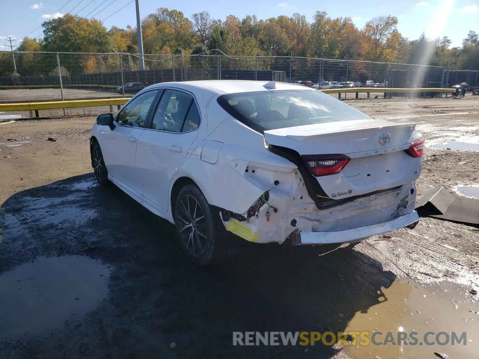 3 Photograph of a damaged car 4T1G11AK7MU489198 TOYOTA CAMRY 2021