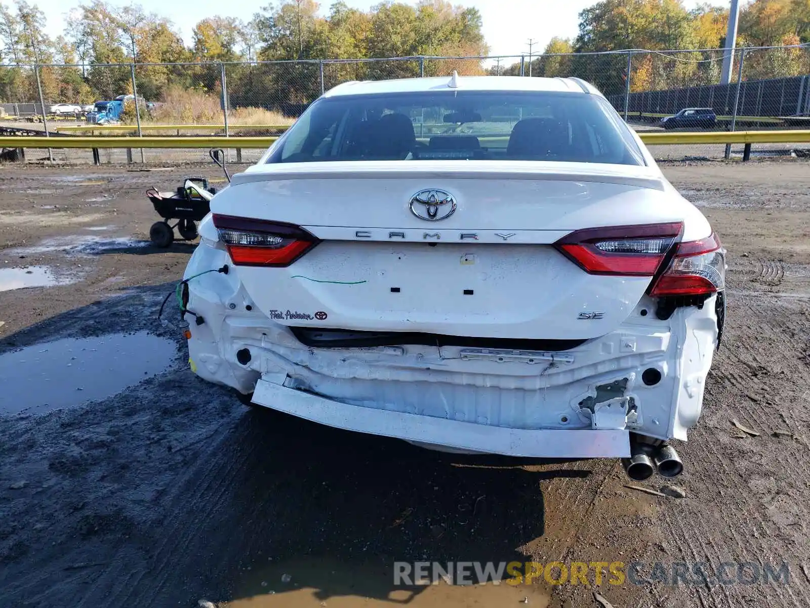 9 Photograph of a damaged car 4T1G11AK7MU489198 TOYOTA CAMRY 2021