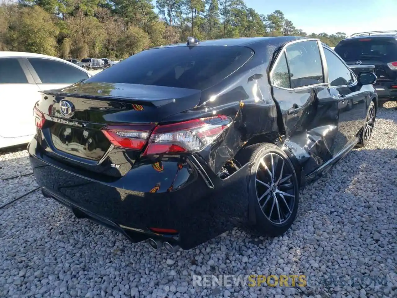 4 Photograph of a damaged car 4T1G11AK7MU532762 TOYOTA CAMRY 2021