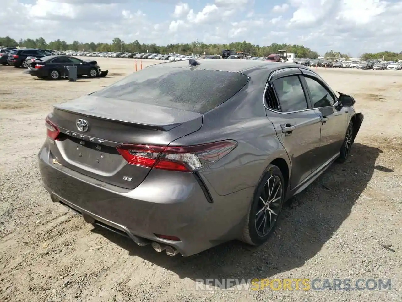 4 Photograph of a damaged car 4T1G11AK7MU533068 TOYOTA CAMRY 2021