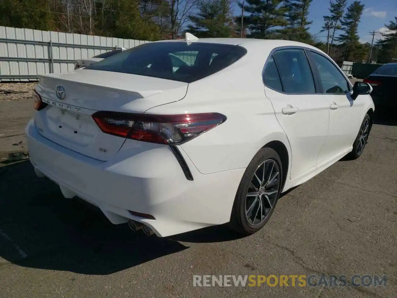 4 Photograph of a damaged car 4T1G11AK7MU540750 TOYOTA CAMRY 2021