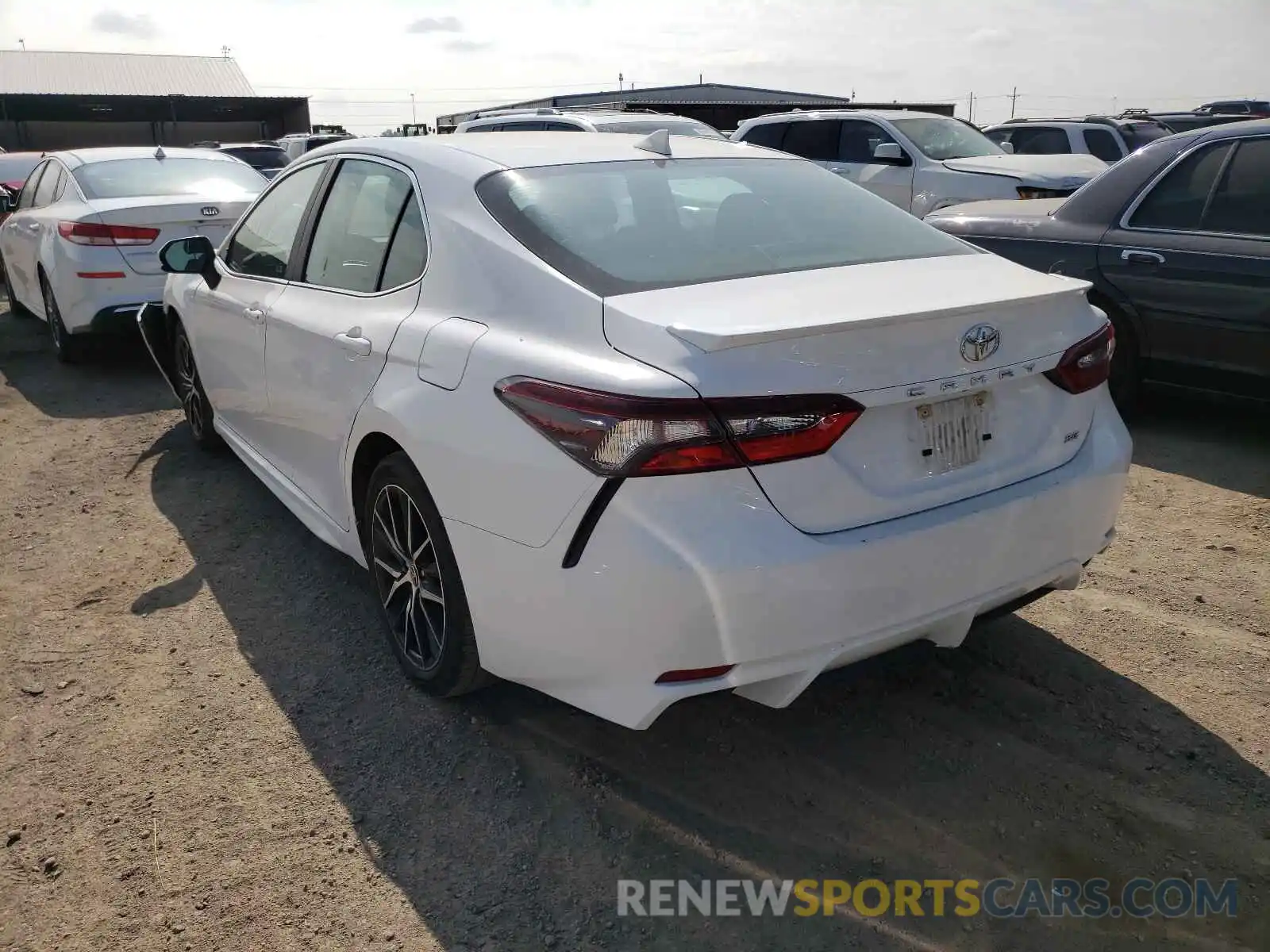 3 Photograph of a damaged car 4T1G11AK7MU541199 TOYOTA CAMRY 2021