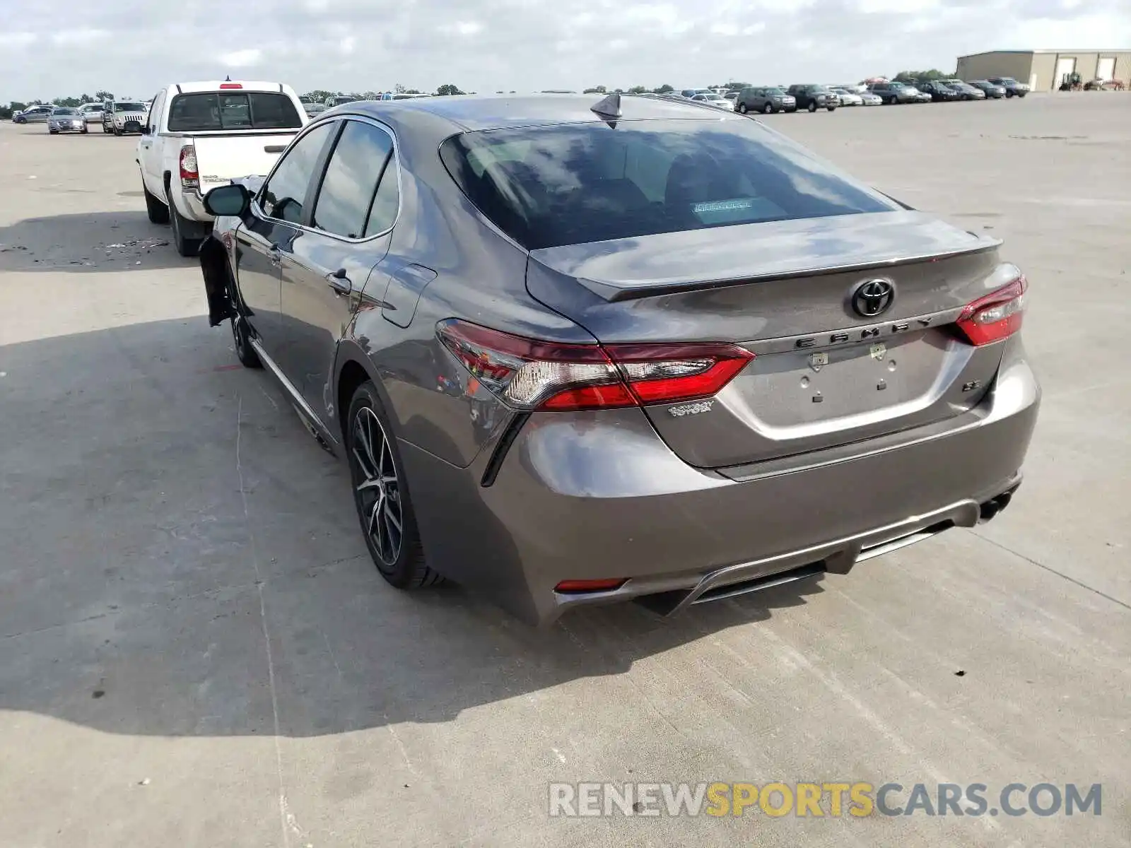 3 Photograph of a damaged car 4T1G11AK7MU541753 TOYOTA CAMRY 2021