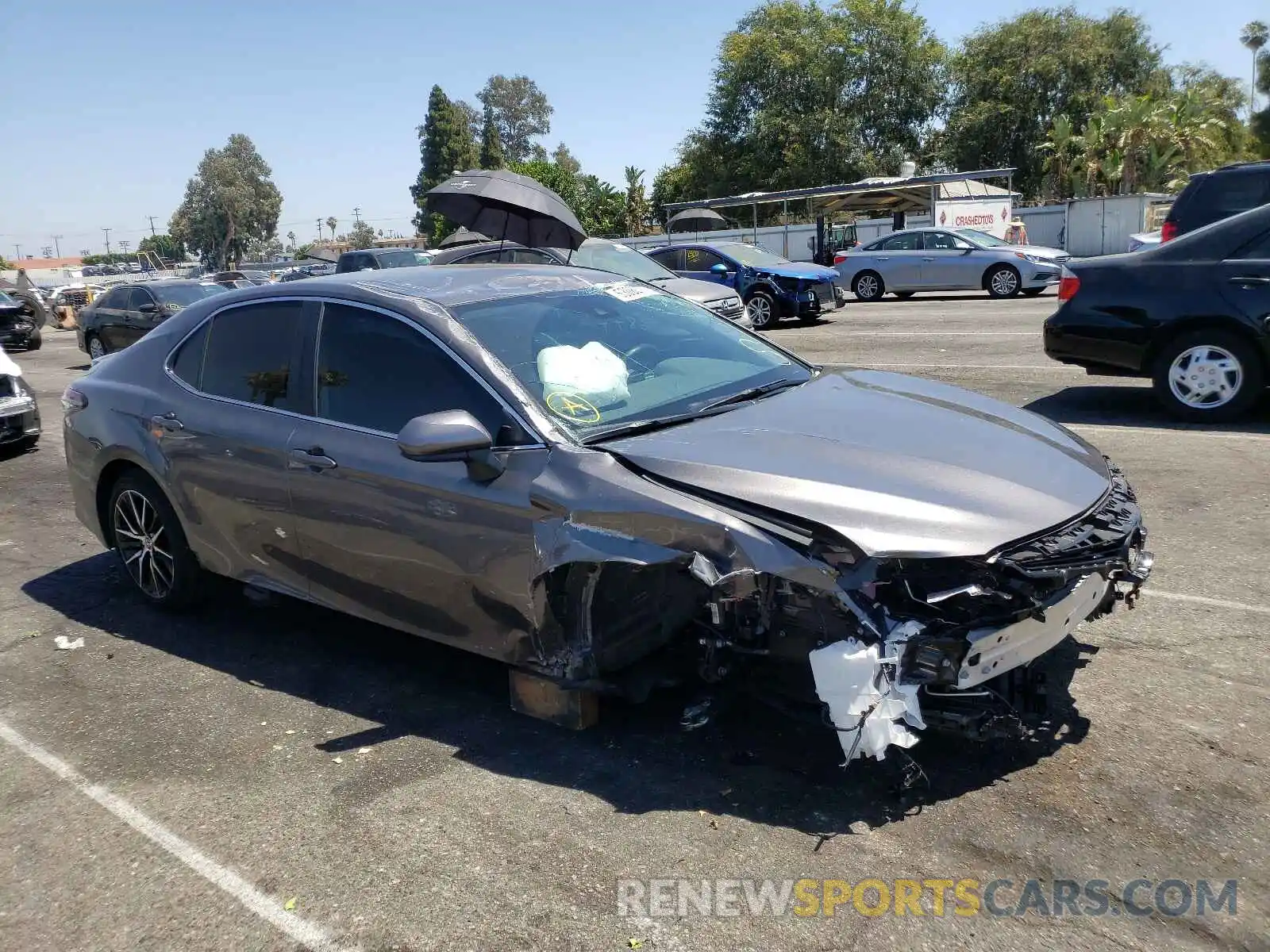 1 Photograph of a damaged car 4T1G11AK7MU545947 TOYOTA CAMRY 2021