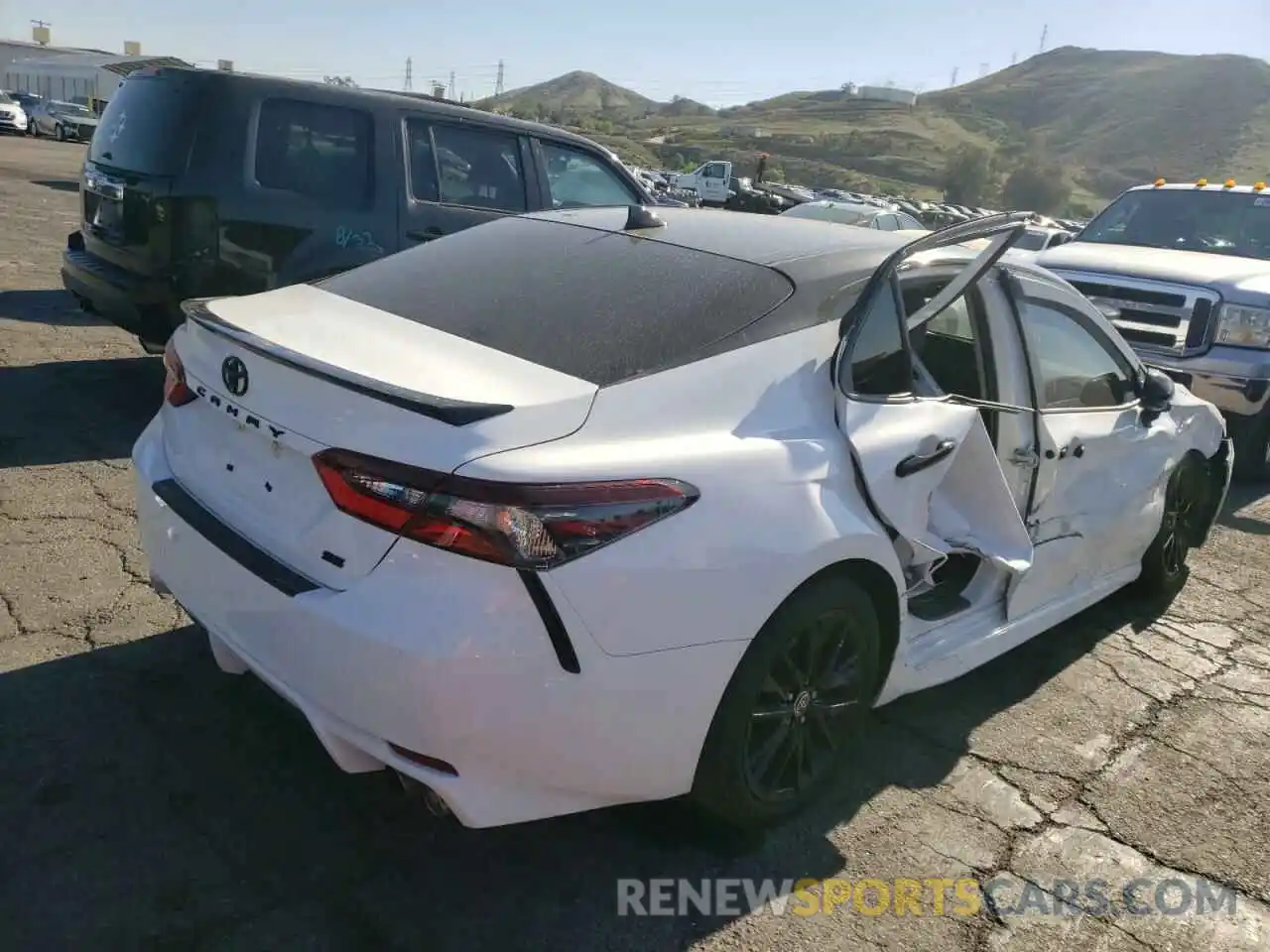 4 Photograph of a damaged car 4T1G11AK7MU548671 TOYOTA CAMRY 2021