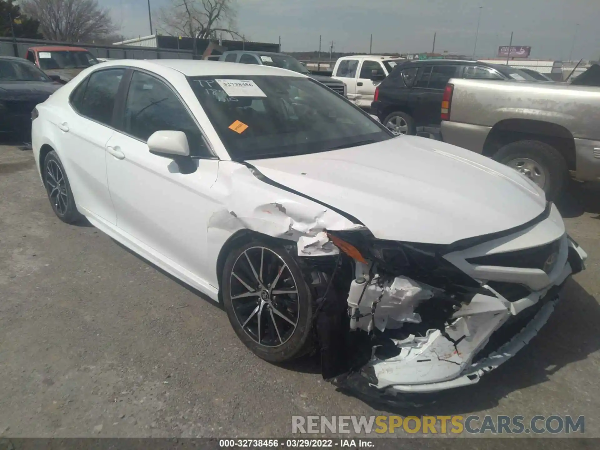 6 Photograph of a damaged car 4T1G11AK7MU550615 TOYOTA CAMRY 2021