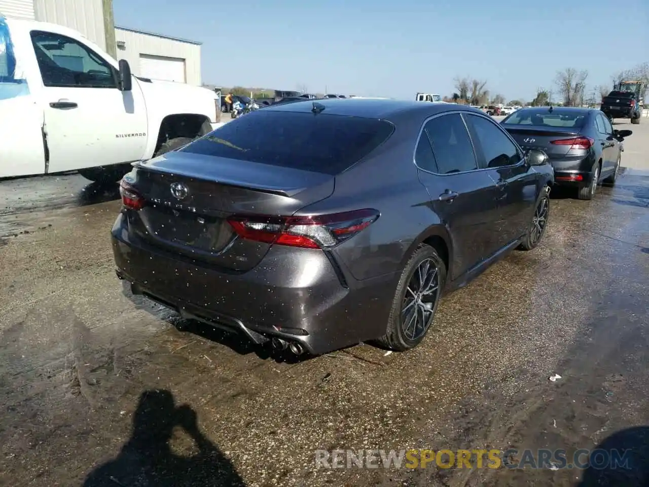 4 Photograph of a damaged car 4T1G11AK7MU556477 TOYOTA CAMRY 2021