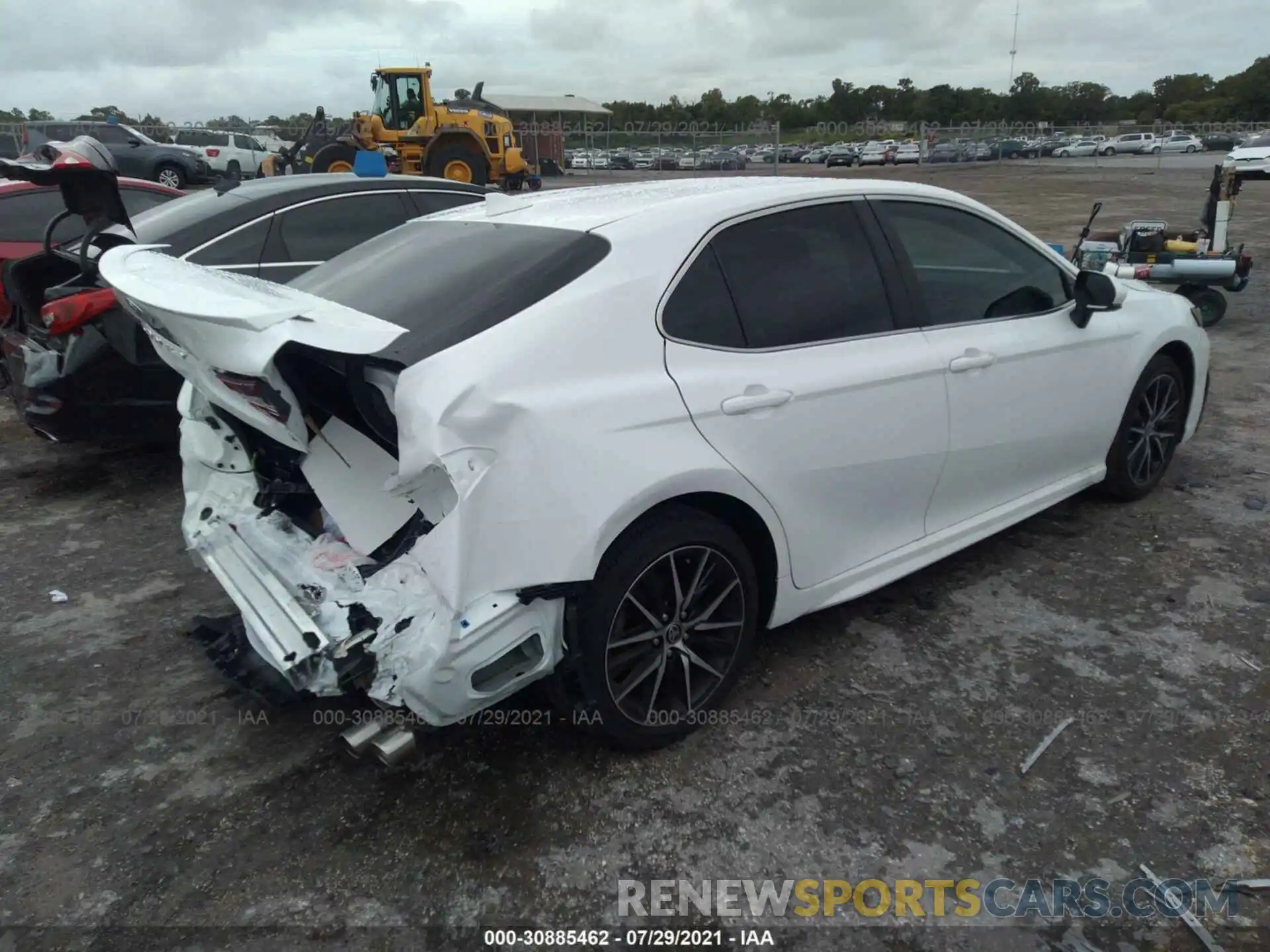 4 Photograph of a damaged car 4T1G11AK7MU564031 TOYOTA CAMRY 2021