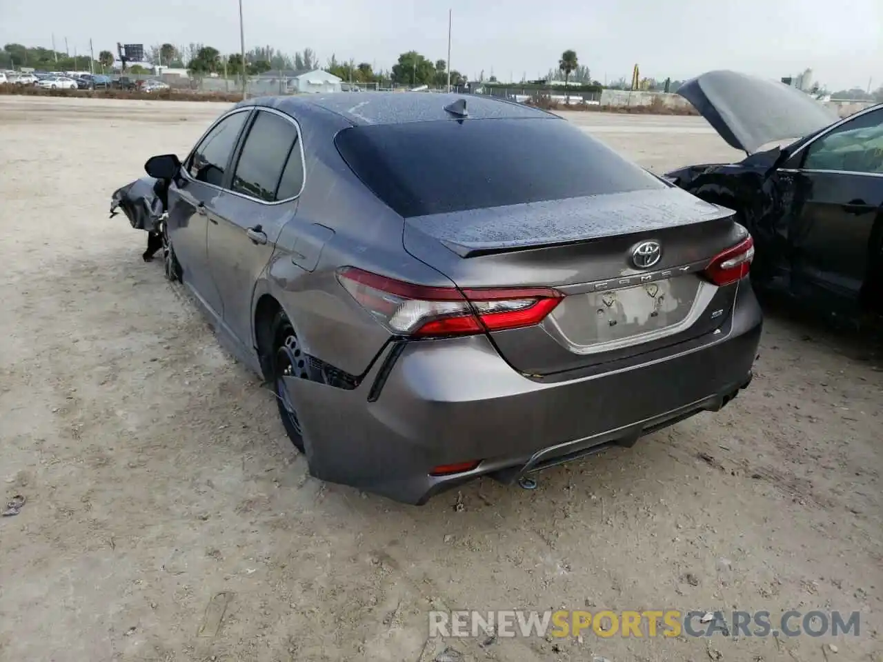 3 Photograph of a damaged car 4T1G11AK7MU568449 TOYOTA CAMRY 2021