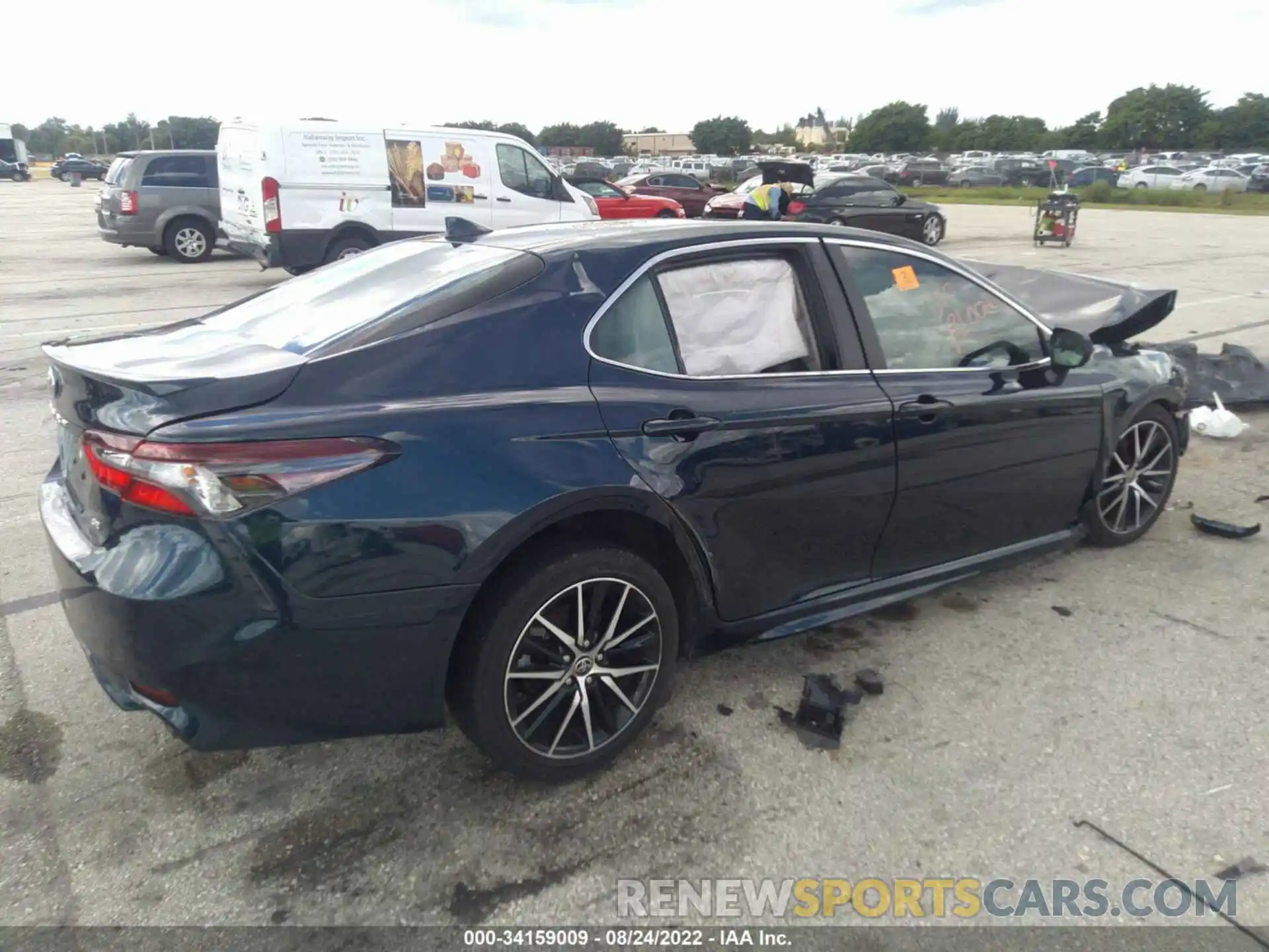 4 Photograph of a damaged car 4T1G11AK7MU575918 TOYOTA CAMRY 2021