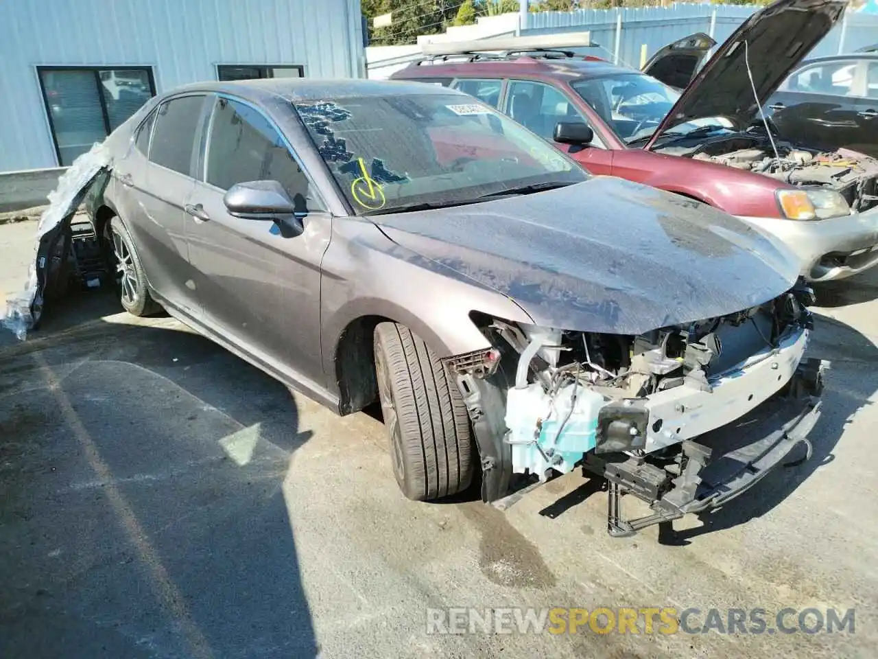 1 Photograph of a damaged car 4T1G11AK7MU579211 TOYOTA CAMRY 2021