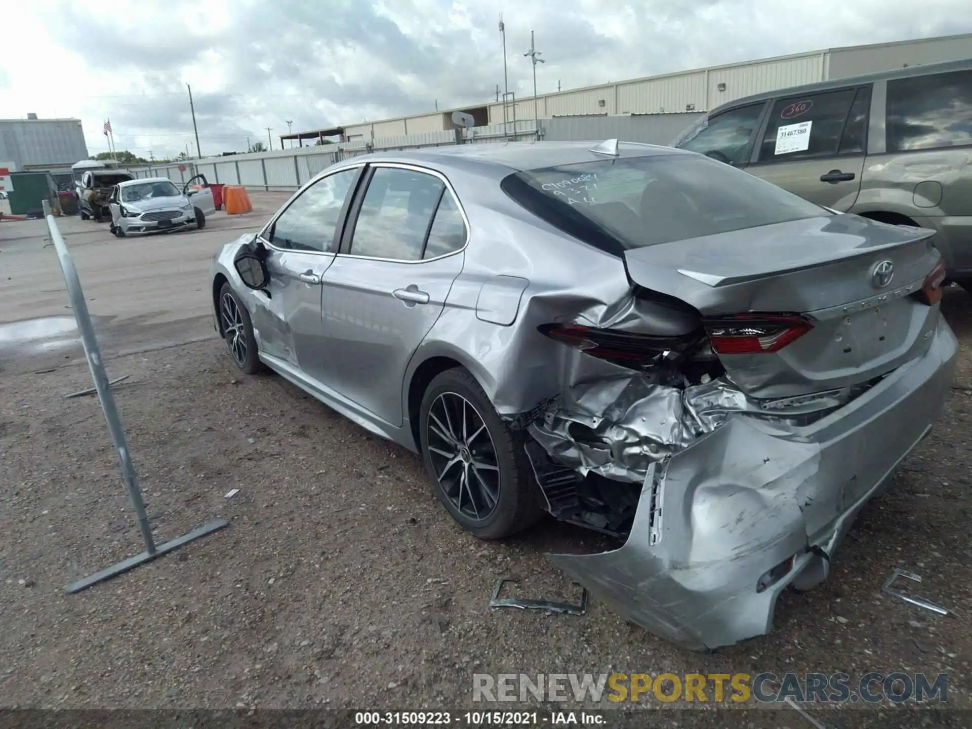 6 Photograph of a damaged car 4T1G11AK7MU580245 TOYOTA CAMRY 2021