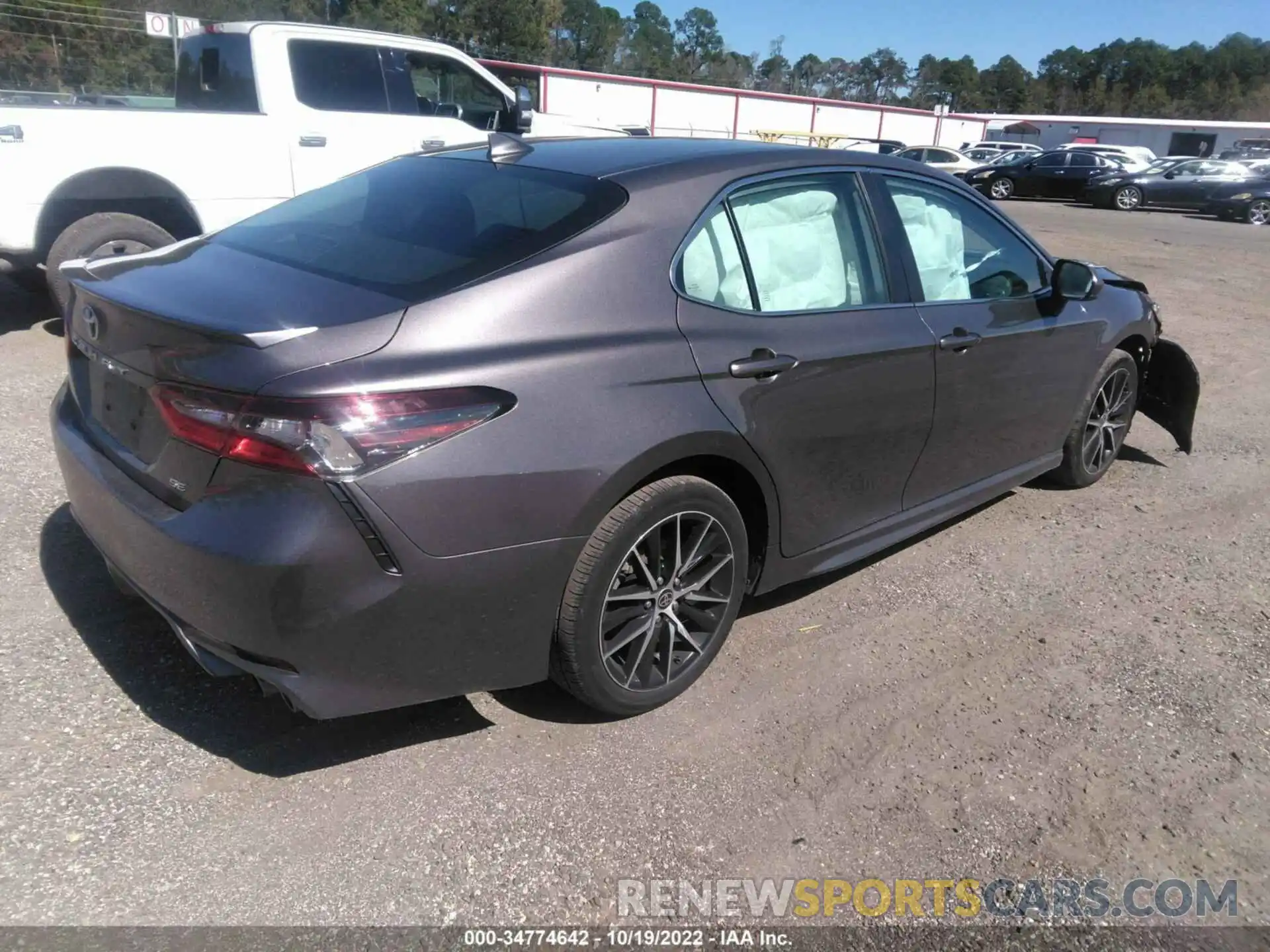 4 Photograph of a damaged car 4T1G11AK7MU584490 TOYOTA CAMRY 2021