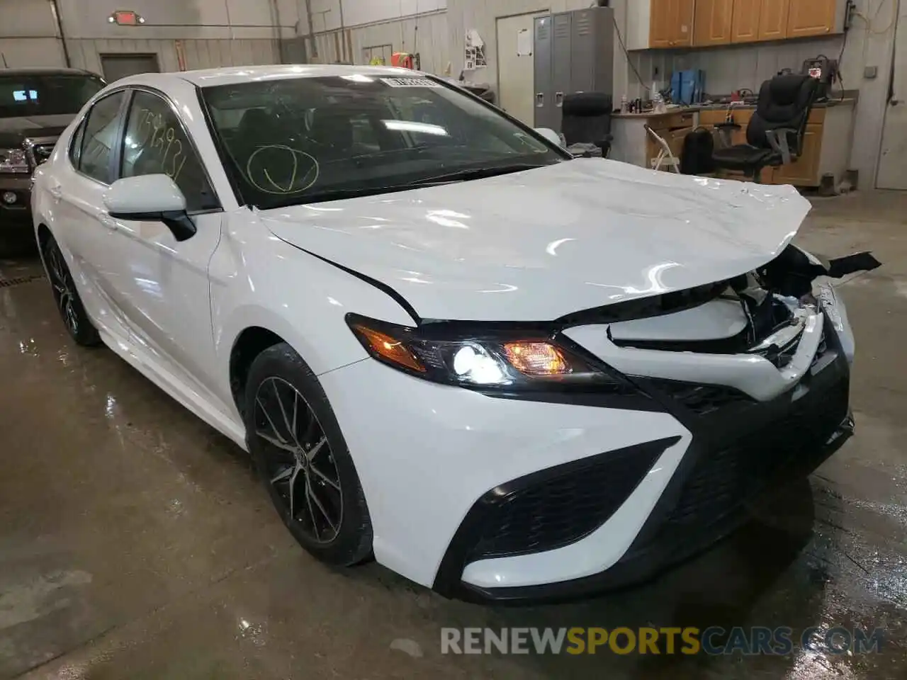 1 Photograph of a damaged car 4T1G11AK7MU594551 TOYOTA CAMRY 2021