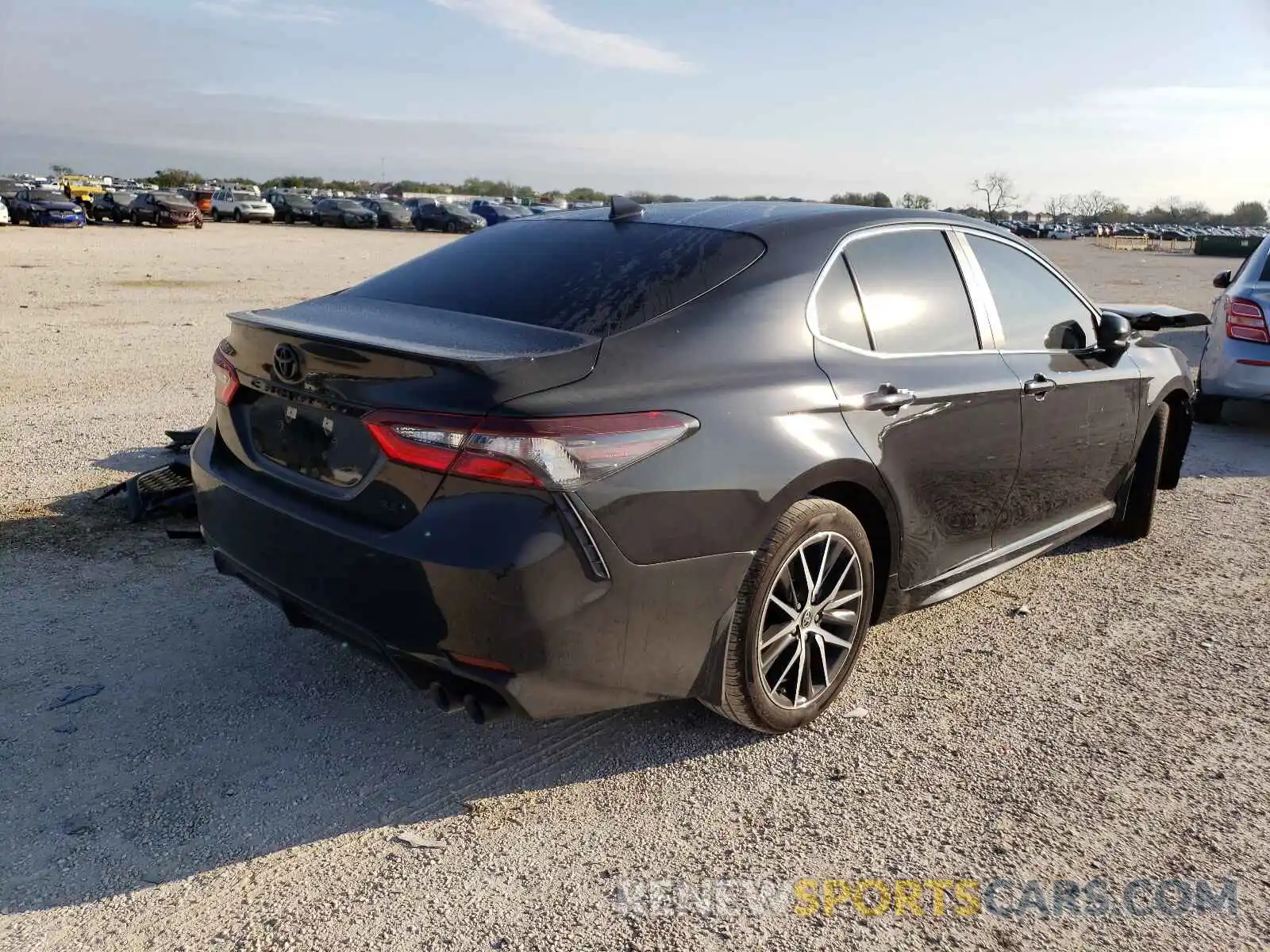 4 Photograph of a damaged car 4T1G11AK7MU612269 TOYOTA CAMRY 2021