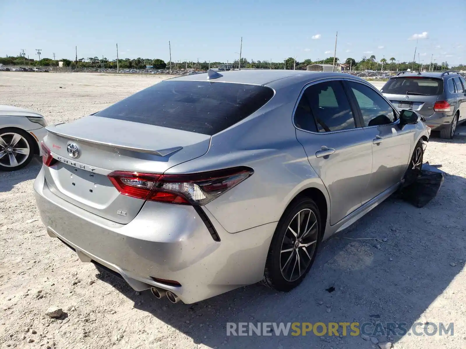 4 Photograph of a damaged car 4T1G11AK8MU403817 TOYOTA CAMRY 2021