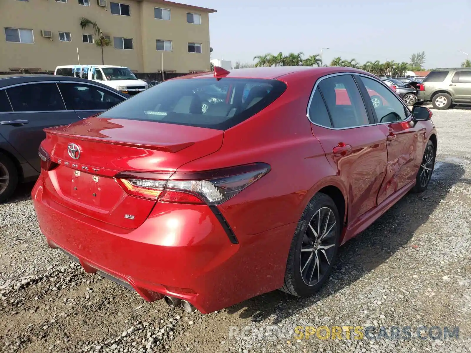 4 Photograph of a damaged car 4T1G11AK8MU409634 TOYOTA CAMRY 2021