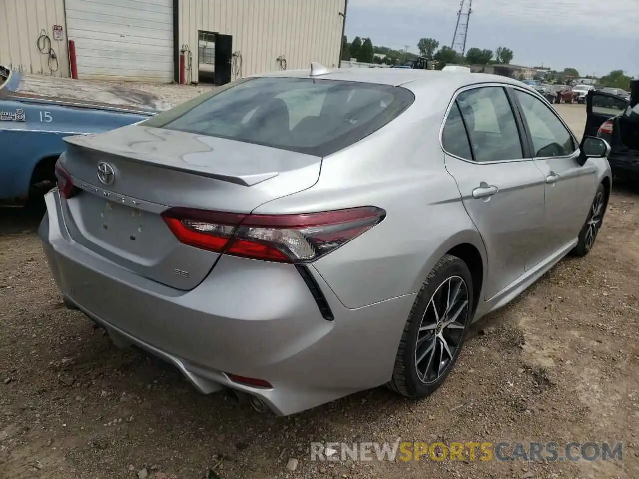 4 Photograph of a damaged car 4T1G11AK8MU412615 TOYOTA CAMRY 2021