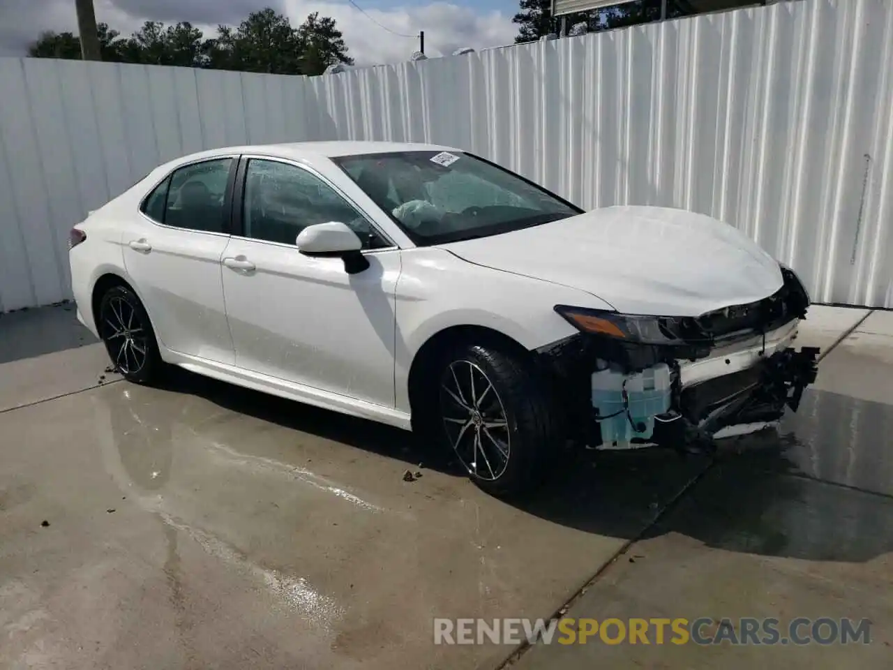 4 Photograph of a damaged car 4T1G11AK8MU417135 TOYOTA CAMRY 2021