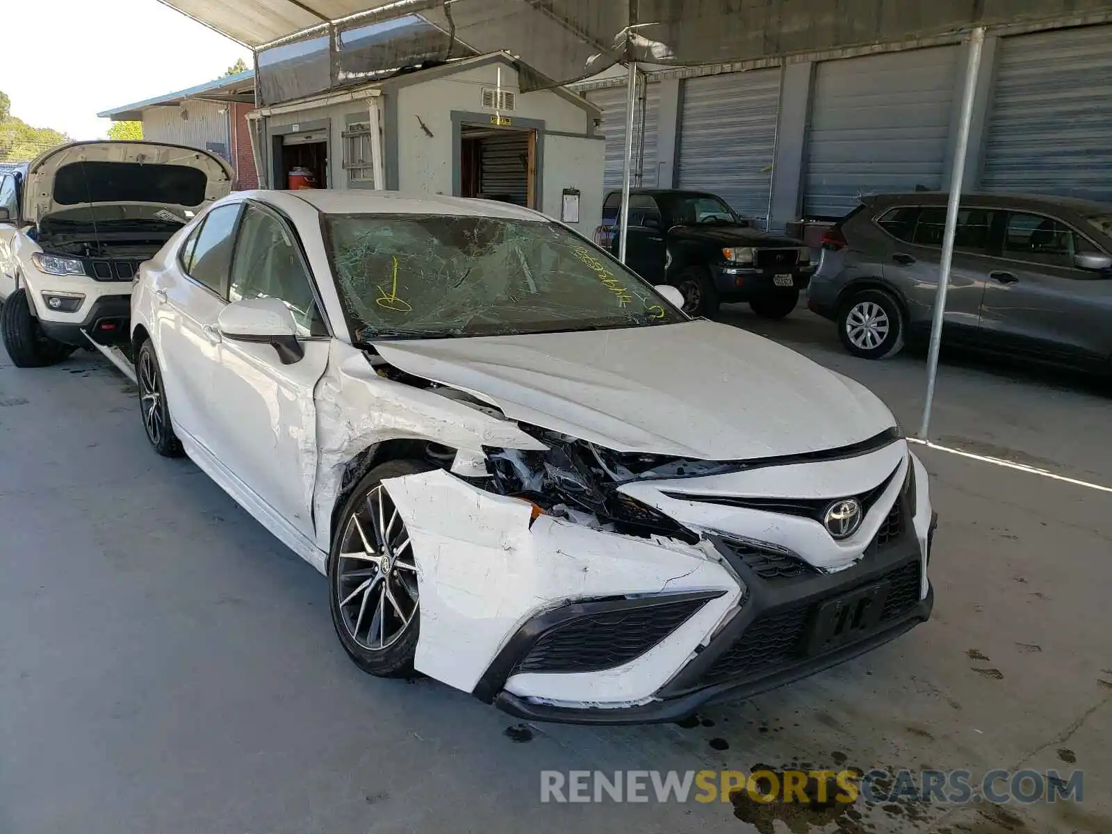 1 Photograph of a damaged car 4T1G11AK8MU425218 TOYOTA CAMRY 2021