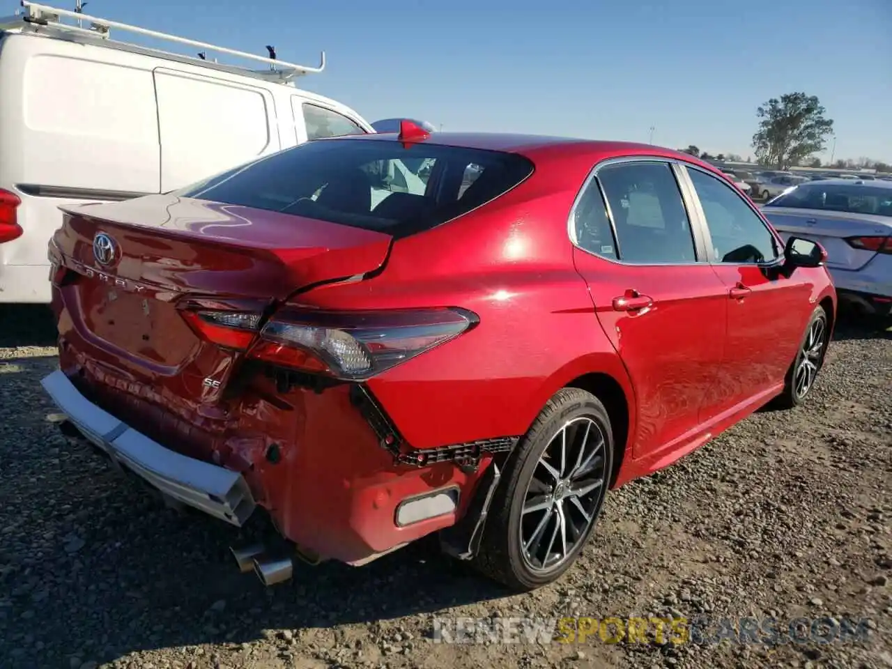 4 Photograph of a damaged car 4T1G11AK8MU455447 TOYOTA CAMRY 2021