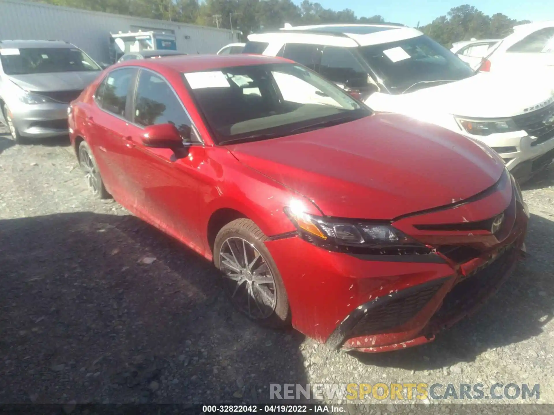 1 Photograph of a damaged car 4T1G11AK8MU456470 TOYOTA CAMRY 2021