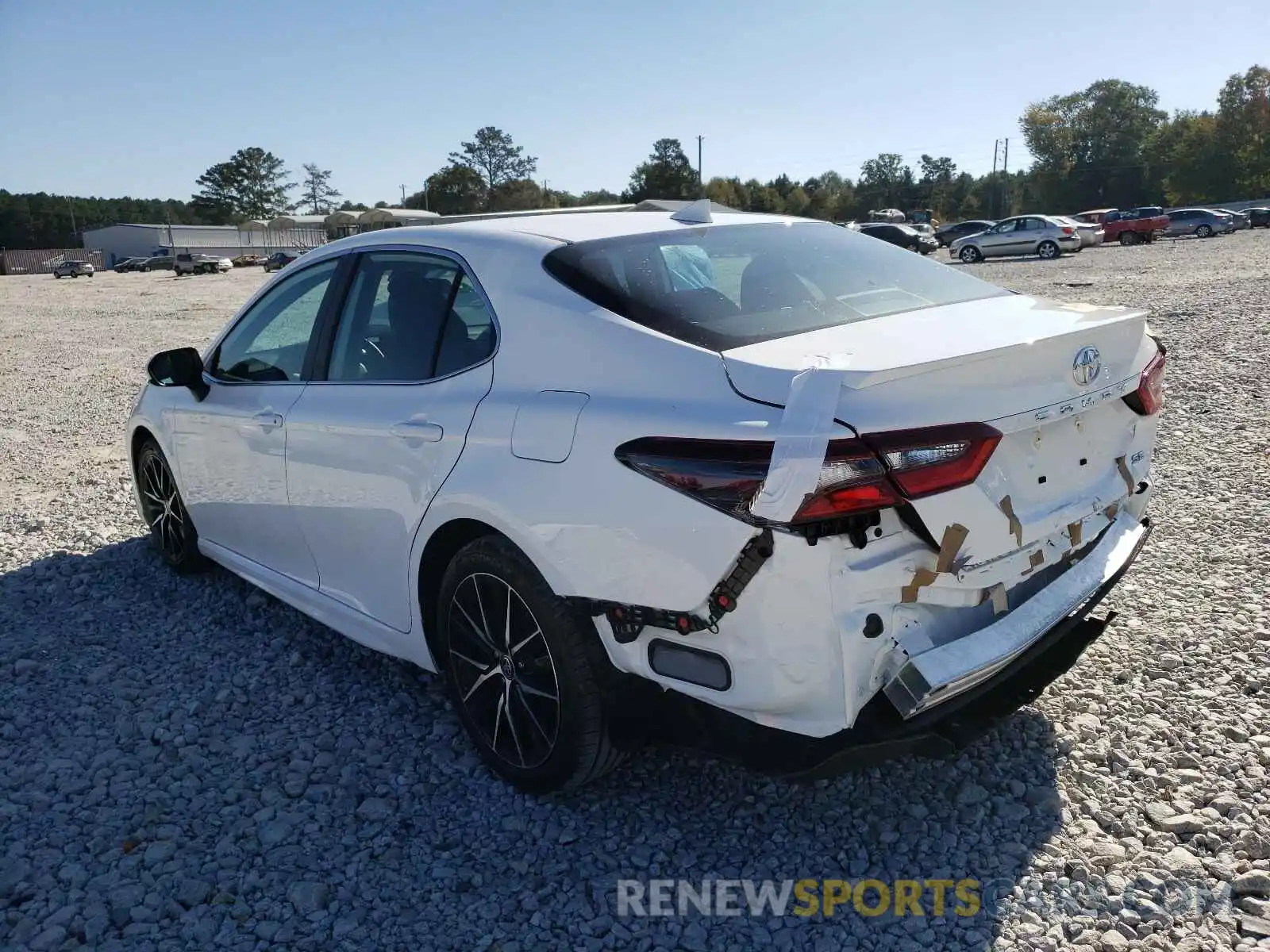 3 Photograph of a damaged car 4T1G11AK8MU461099 TOYOTA CAMRY 2021