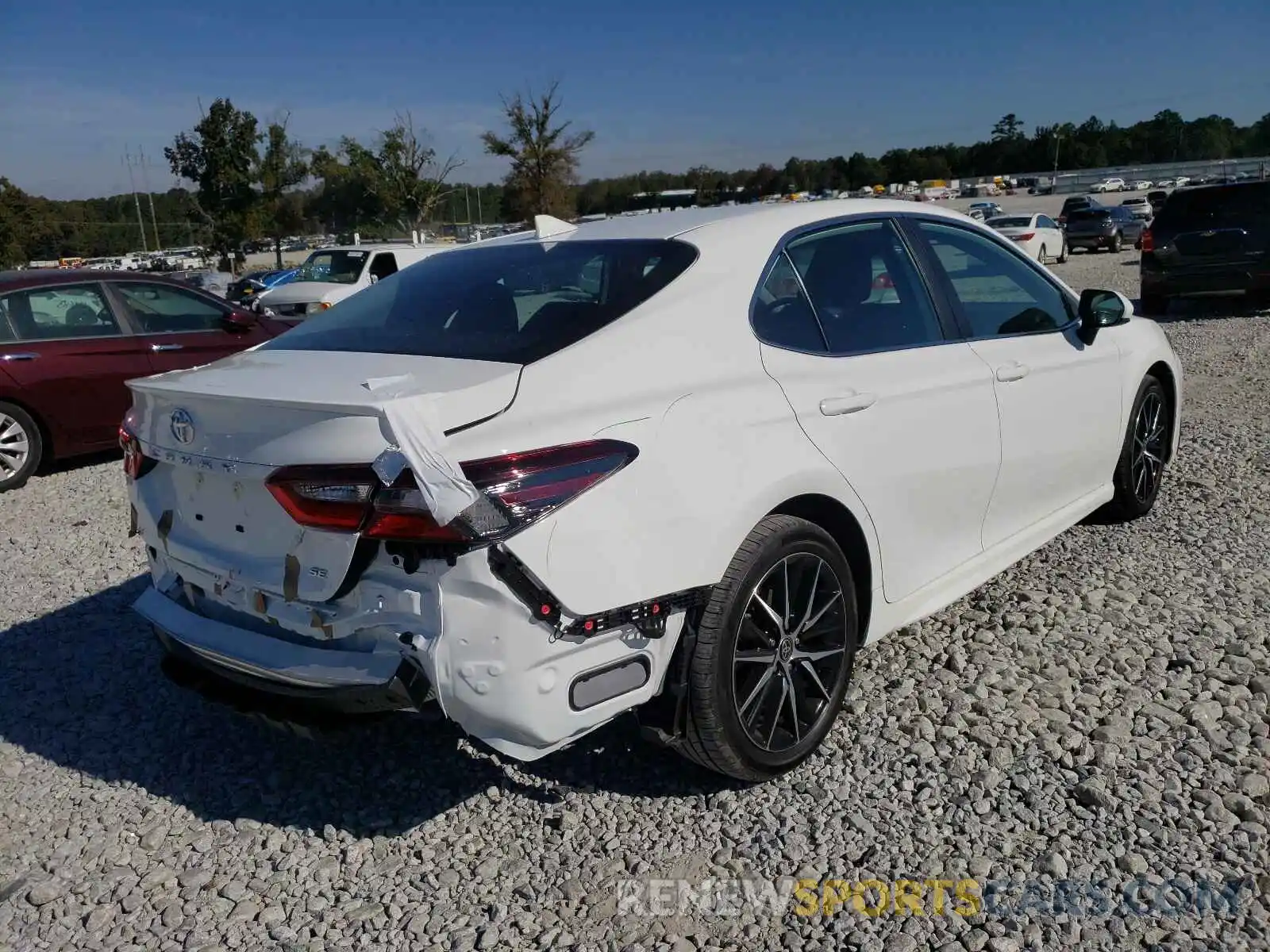 4 Photograph of a damaged car 4T1G11AK8MU461099 TOYOTA CAMRY 2021