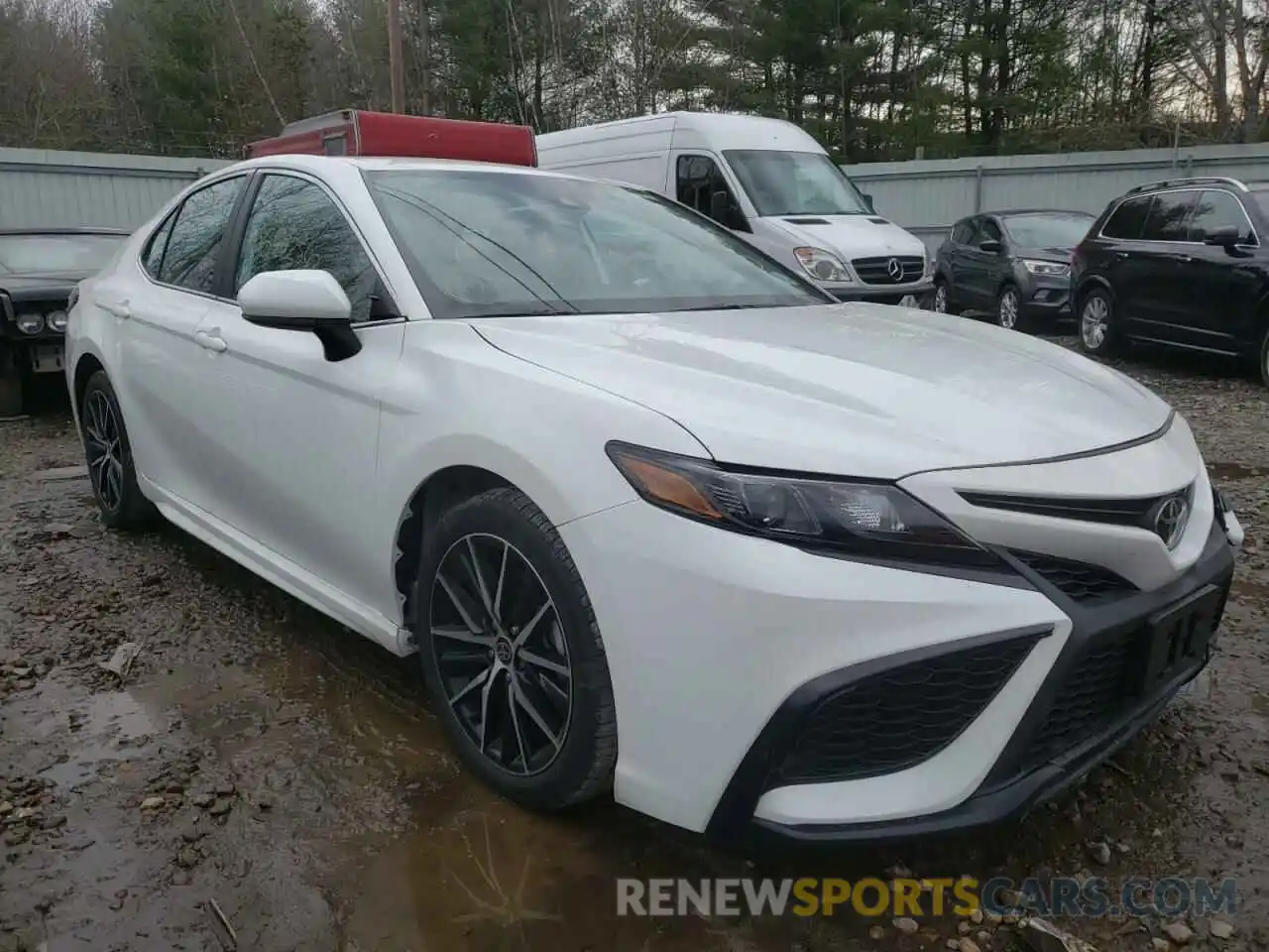 1 Photograph of a damaged car 4T1G11AK8MU467307 TOYOTA CAMRY 2021