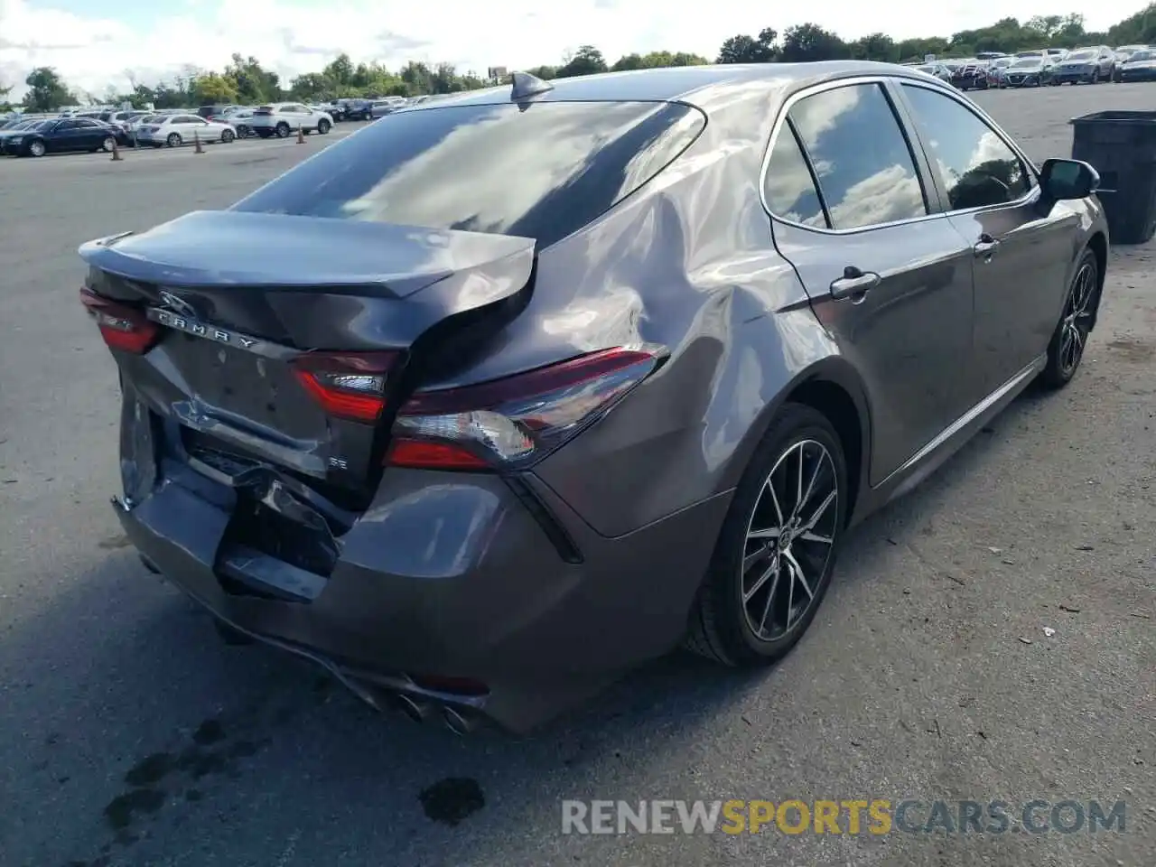 4 Photograph of a damaged car 4T1G11AK8MU476749 TOYOTA CAMRY 2021