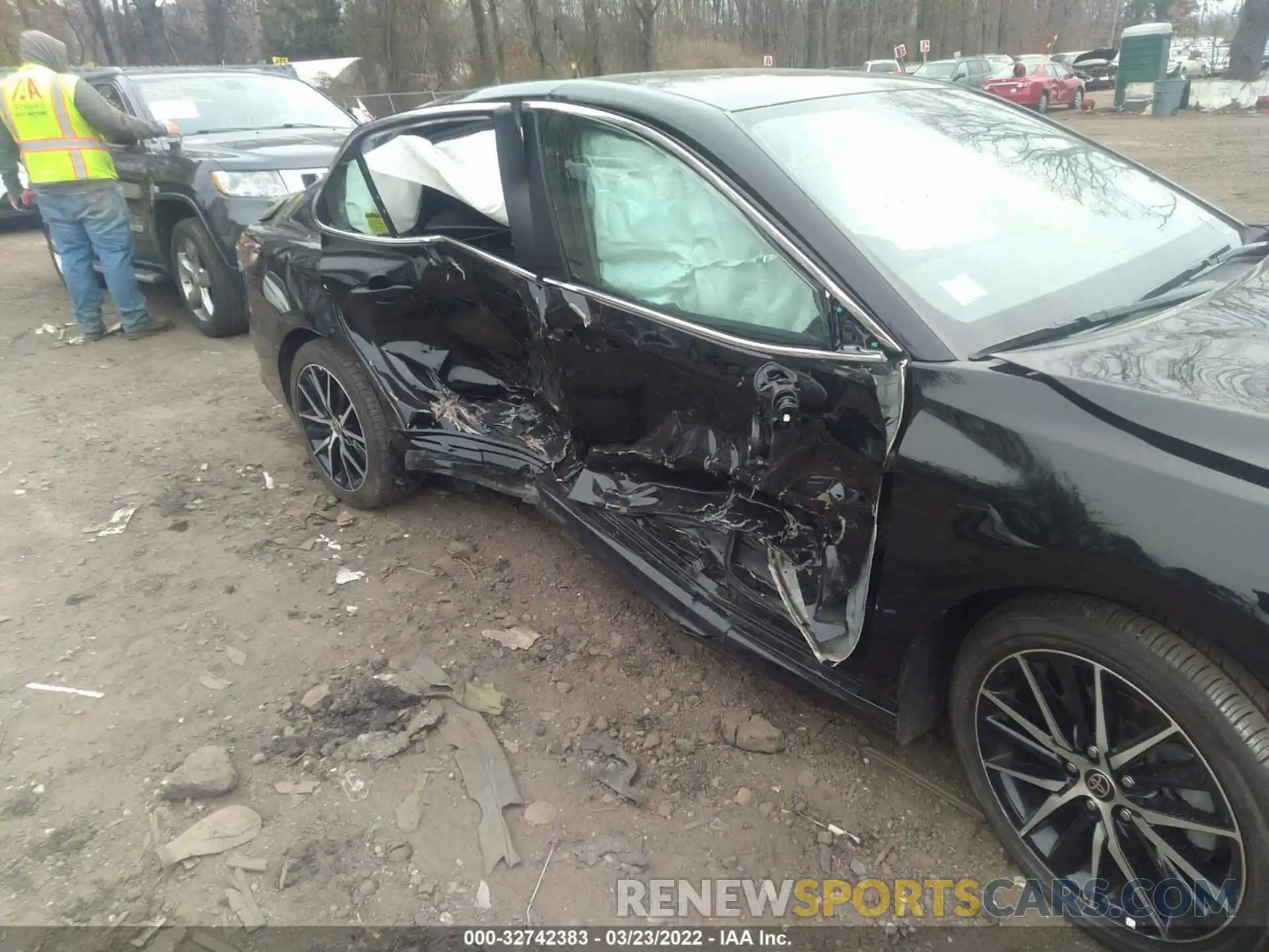 6 Photograph of a damaged car 4T1G11AK8MU481238 TOYOTA CAMRY 2021