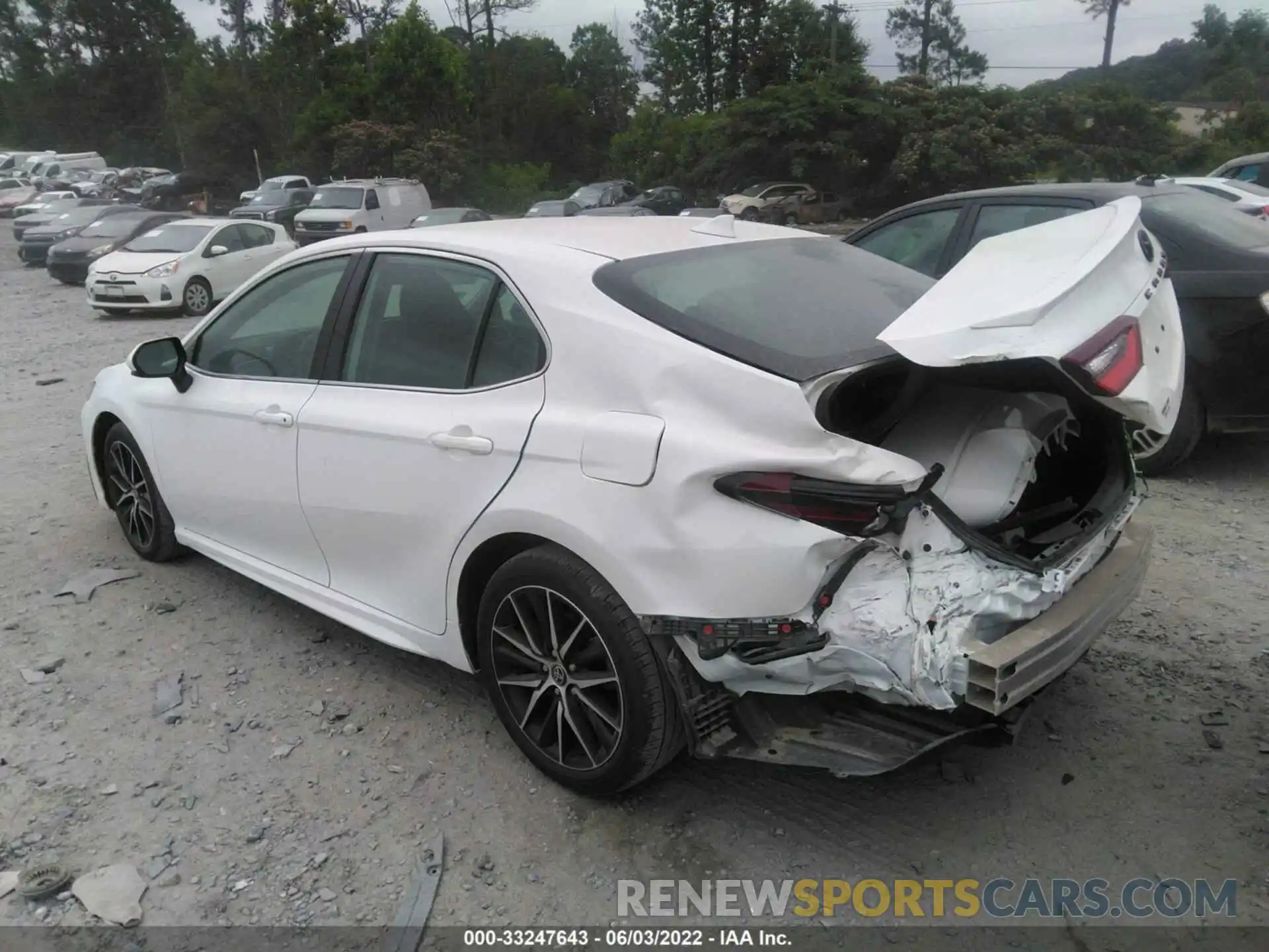 3 Photograph of a damaged car 4T1G11AK8MU490635 TOYOTA CAMRY 2021