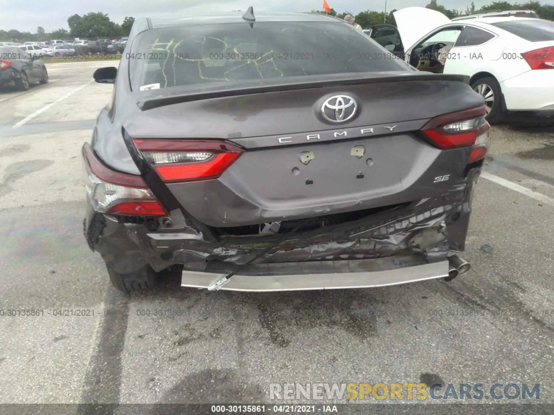 6 Photograph of a damaged car 4T1G11AK8MU527828 TOYOTA CAMRY 2021