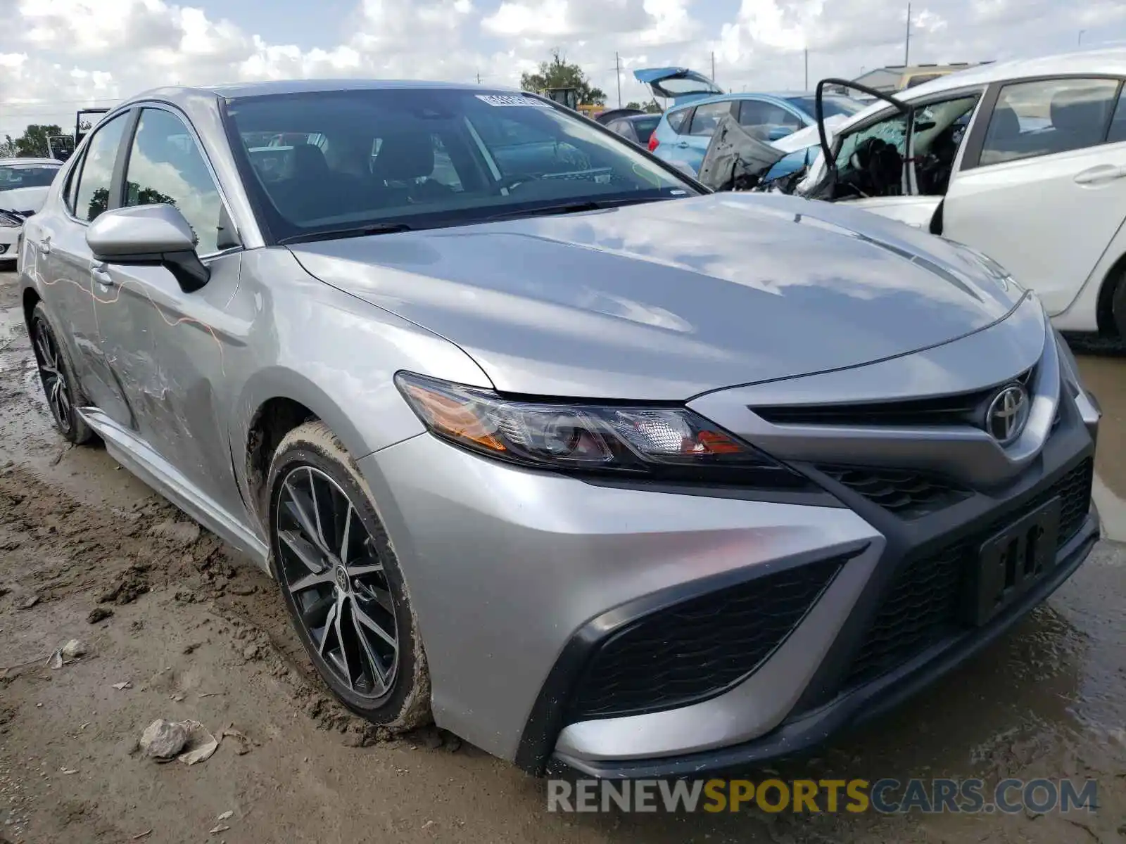 1 Photograph of a damaged car 4T1G11AK8MU528705 TOYOTA CAMRY 2021