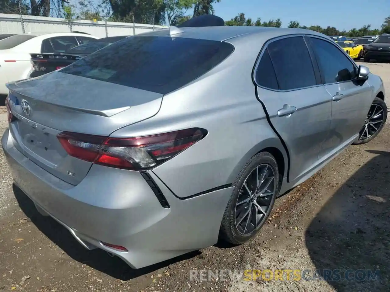 4 Фотография поврежденного автомобиля 4T1G11AK8MU532558 TOYOTA CAMRY 2021