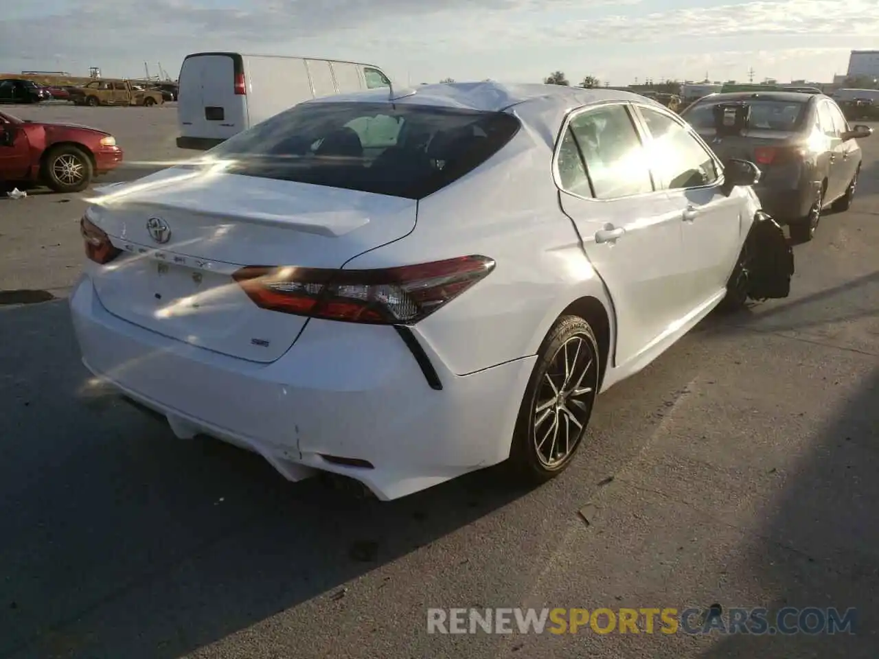 4 Photograph of a damaged car 4T1G11AK8MU537159 TOYOTA CAMRY 2021