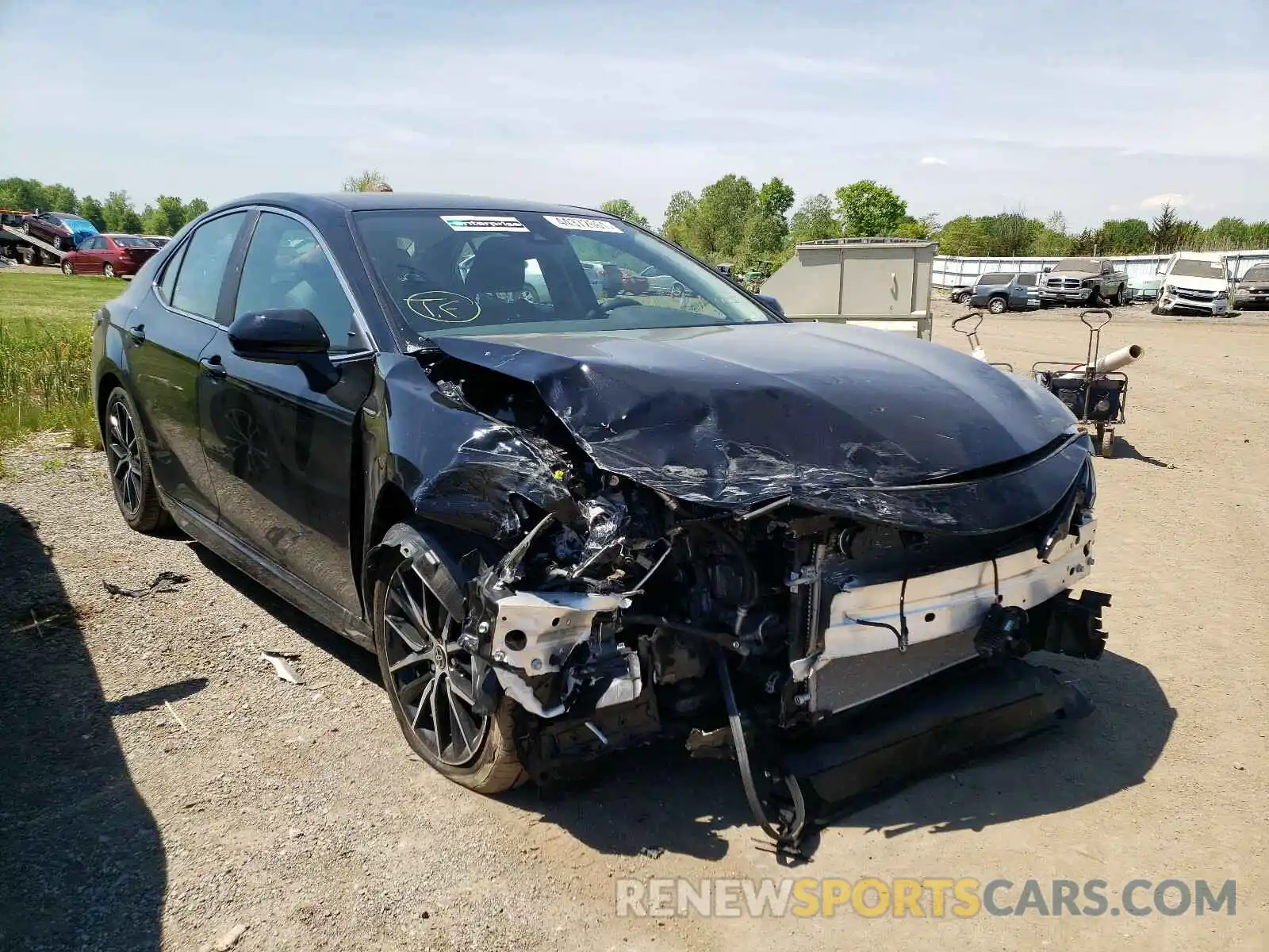 1 Photograph of a damaged car 4T1G11AK8MU540059 TOYOTA CAMRY 2021