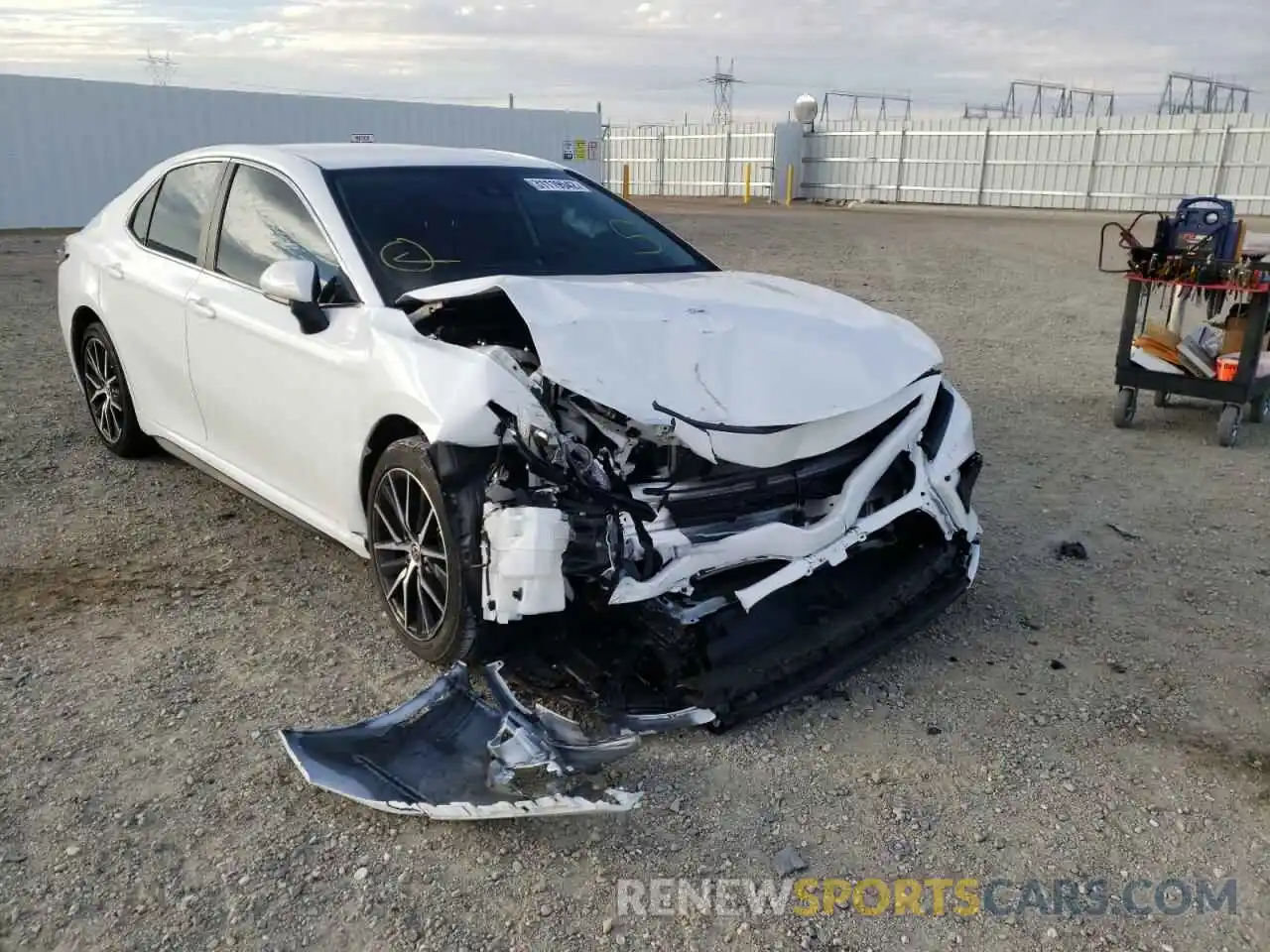 1 Photograph of a damaged car 4T1G11AK8MU540630 TOYOTA CAMRY 2021