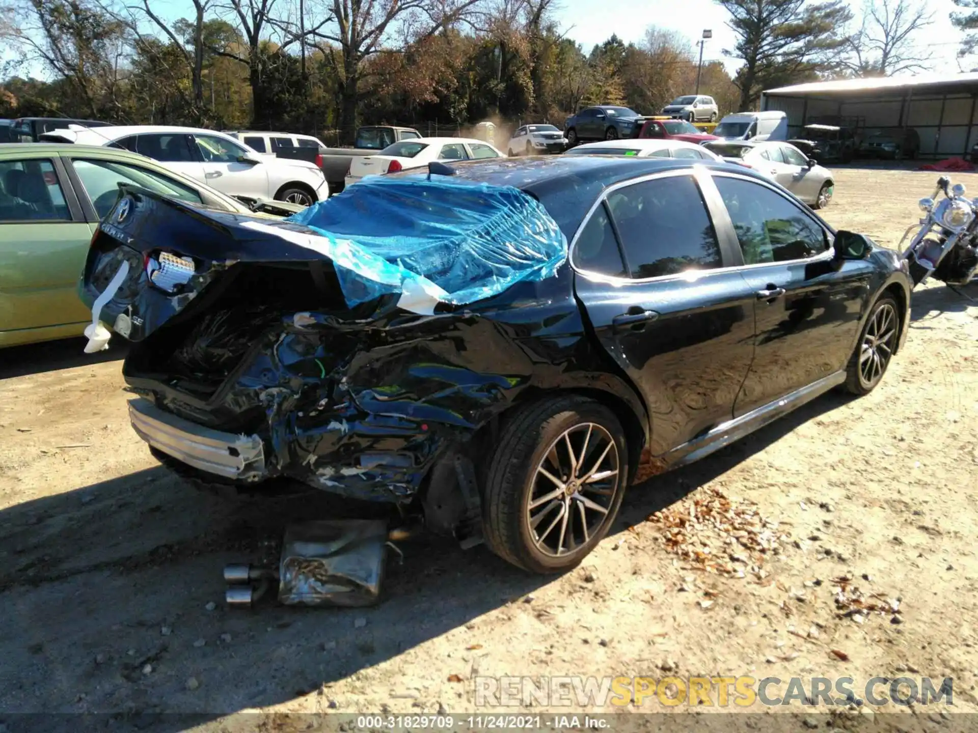 4 Photograph of a damaged car 4T1G11AK8MU543074 TOYOTA CAMRY 2021